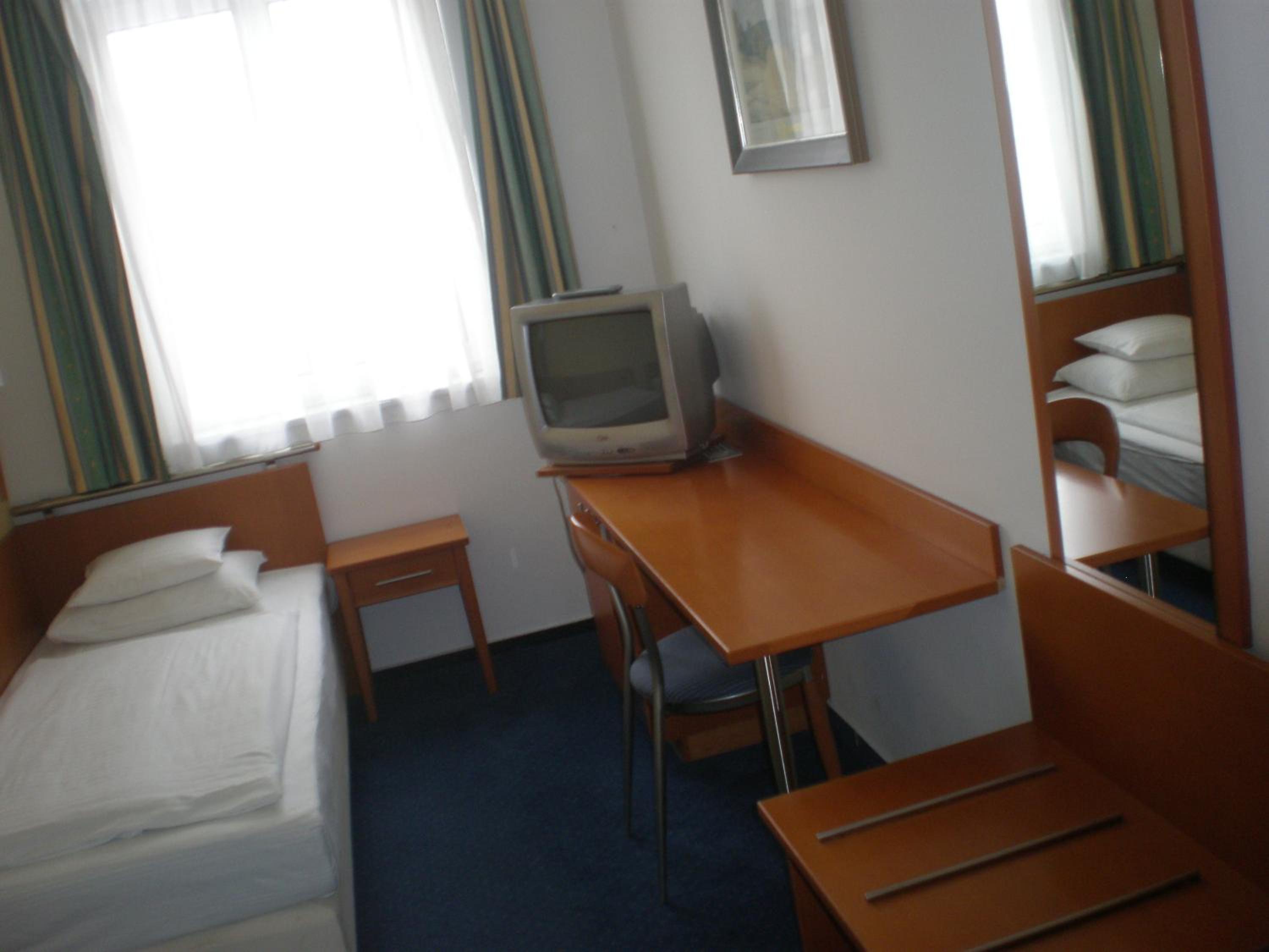Single Room - Disability Access