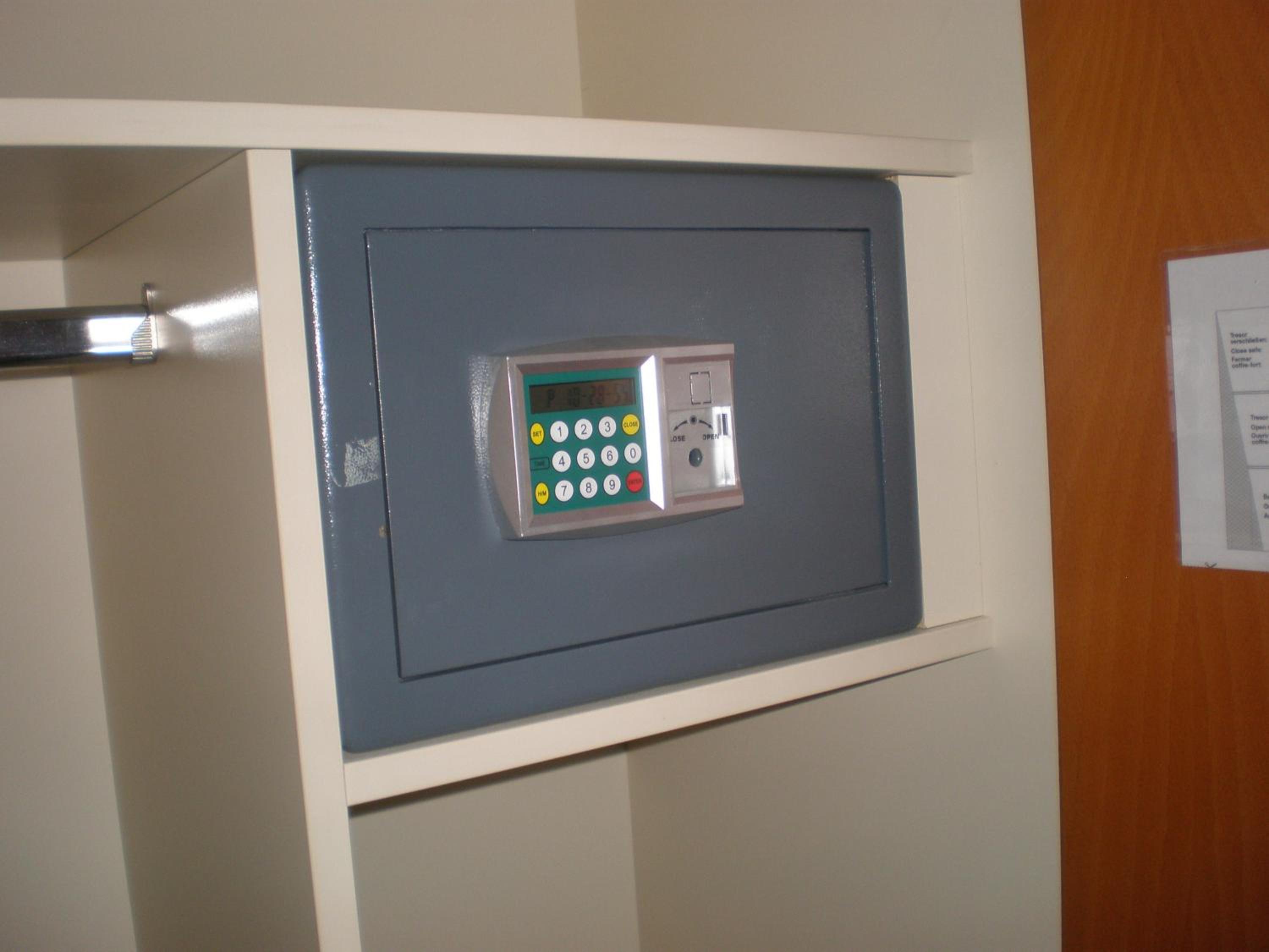 Double or Twin Room - Photo 16