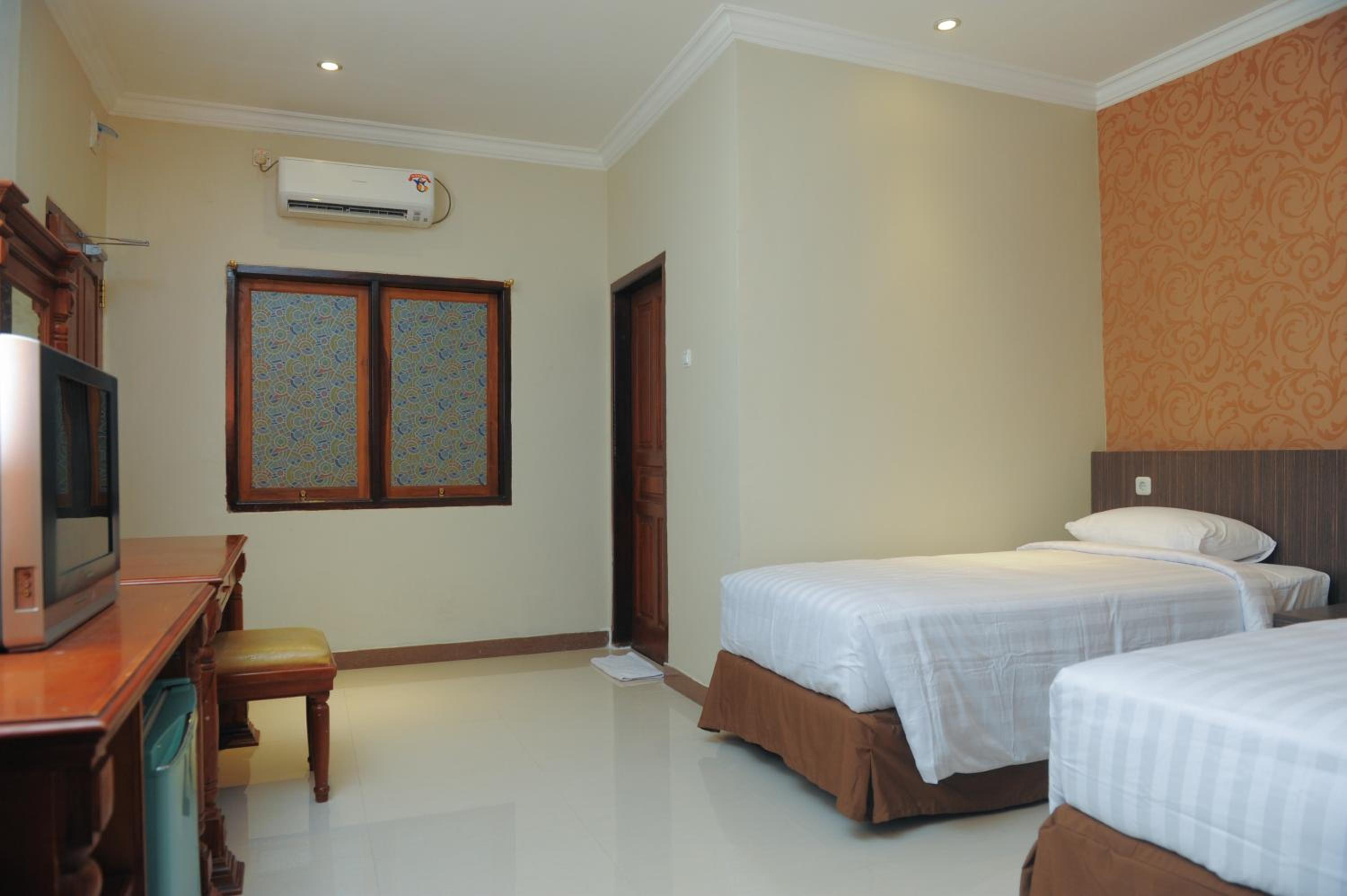 Budget Double or Twin Room - Photo 7