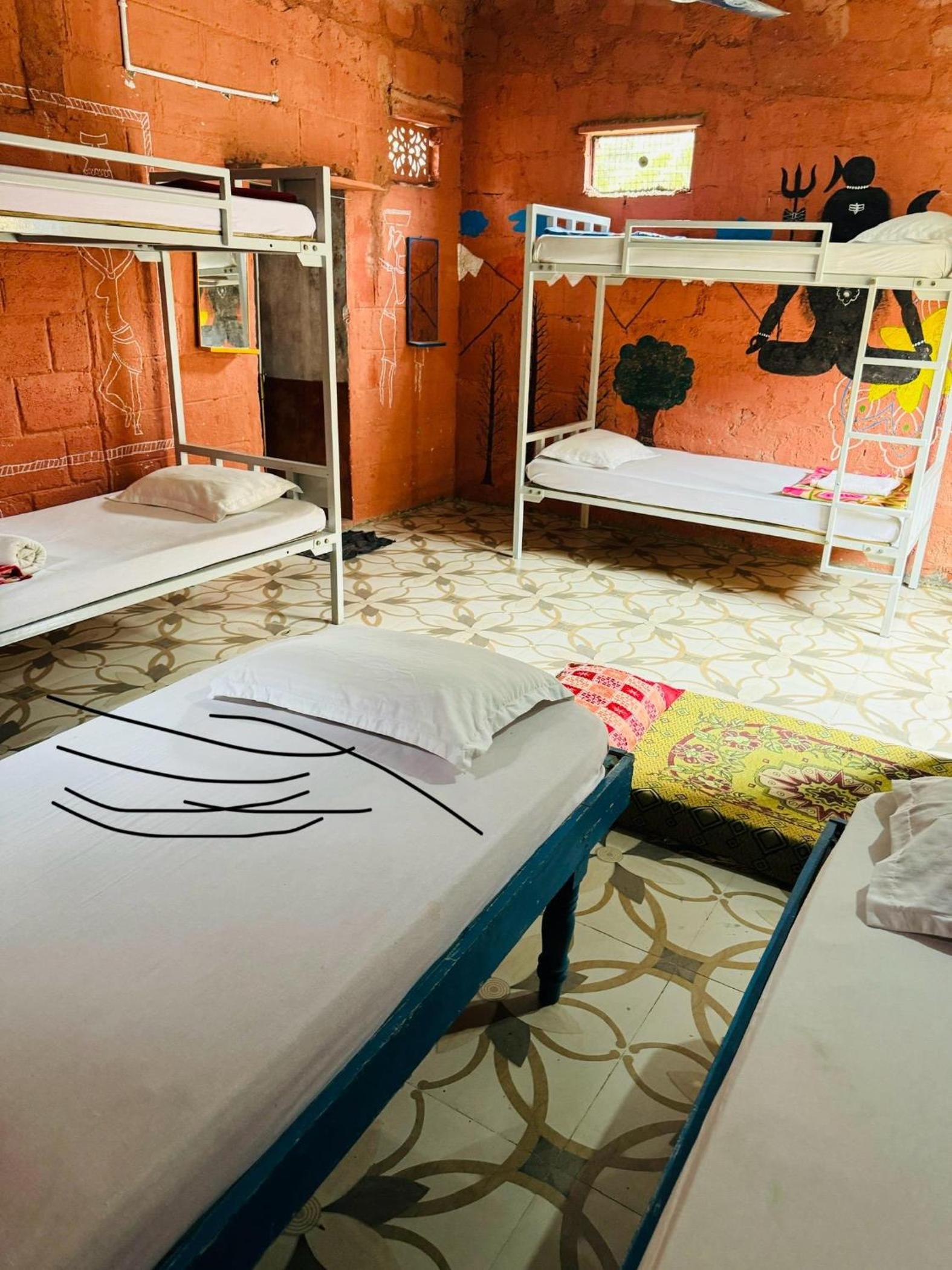 8-Bed Mixed Dormitory Room photo 1