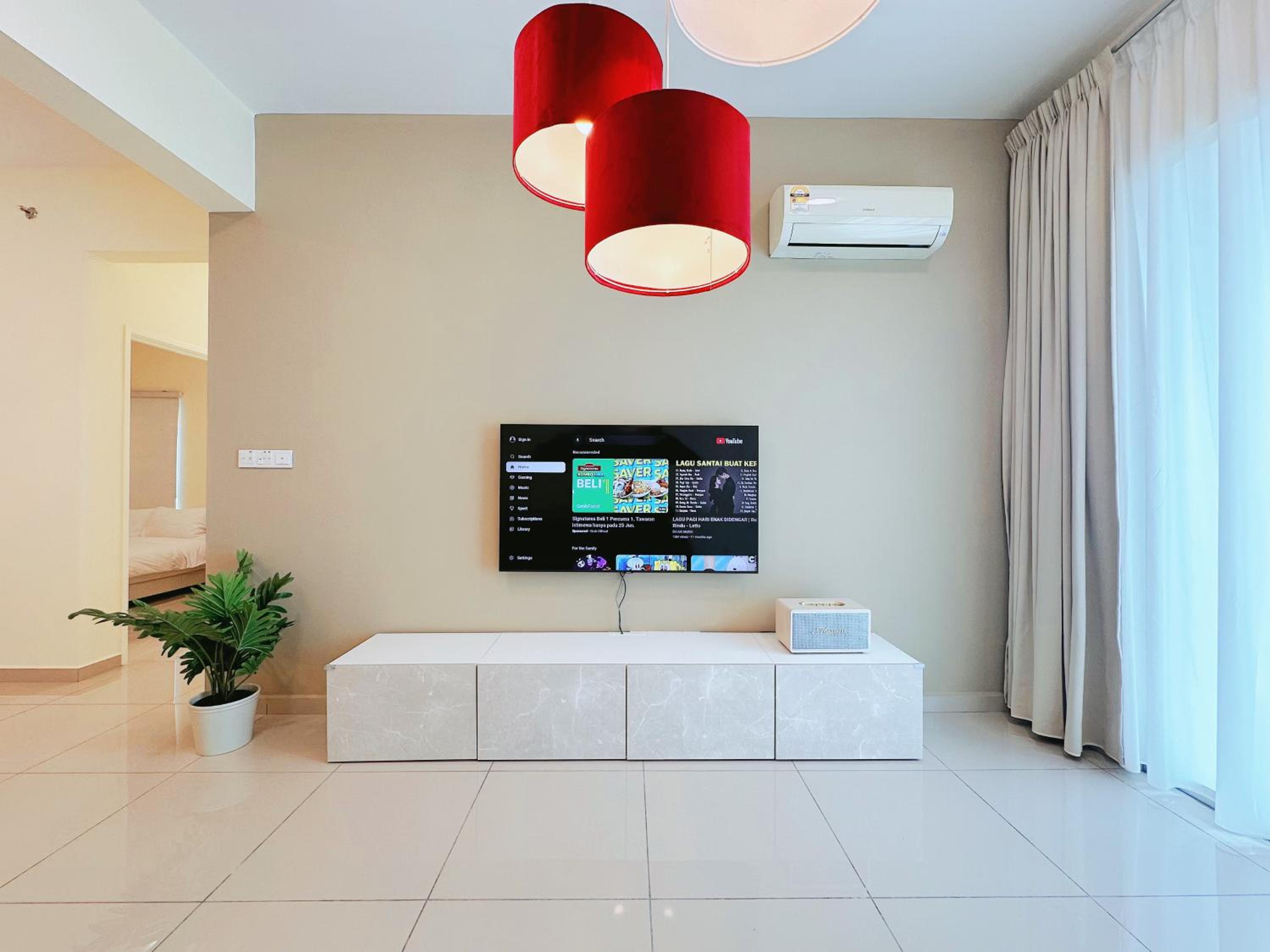 Three-Bedroom Apartment - High Floor photo 1