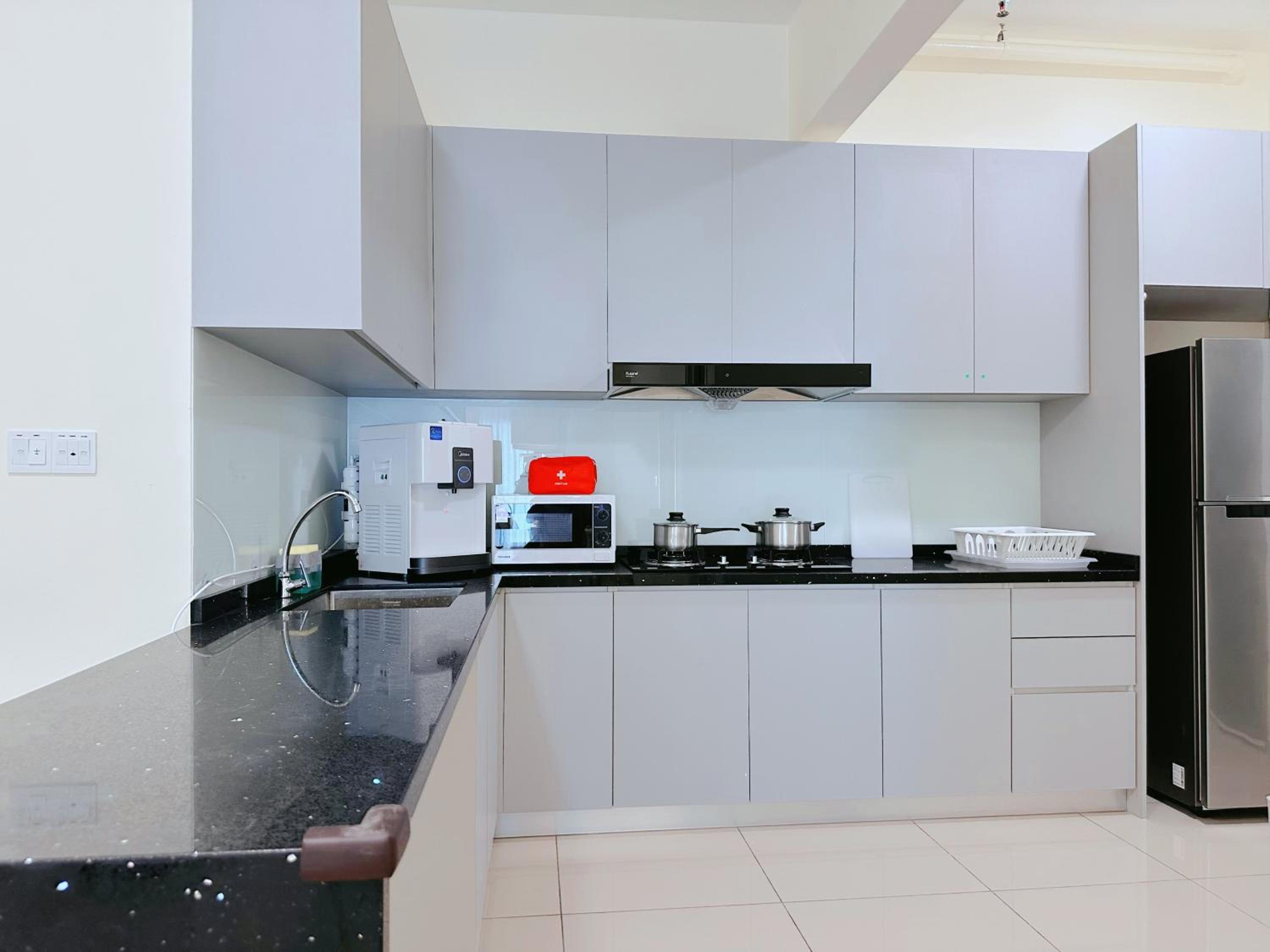 Three-Bedroom Apartment - High Floor
