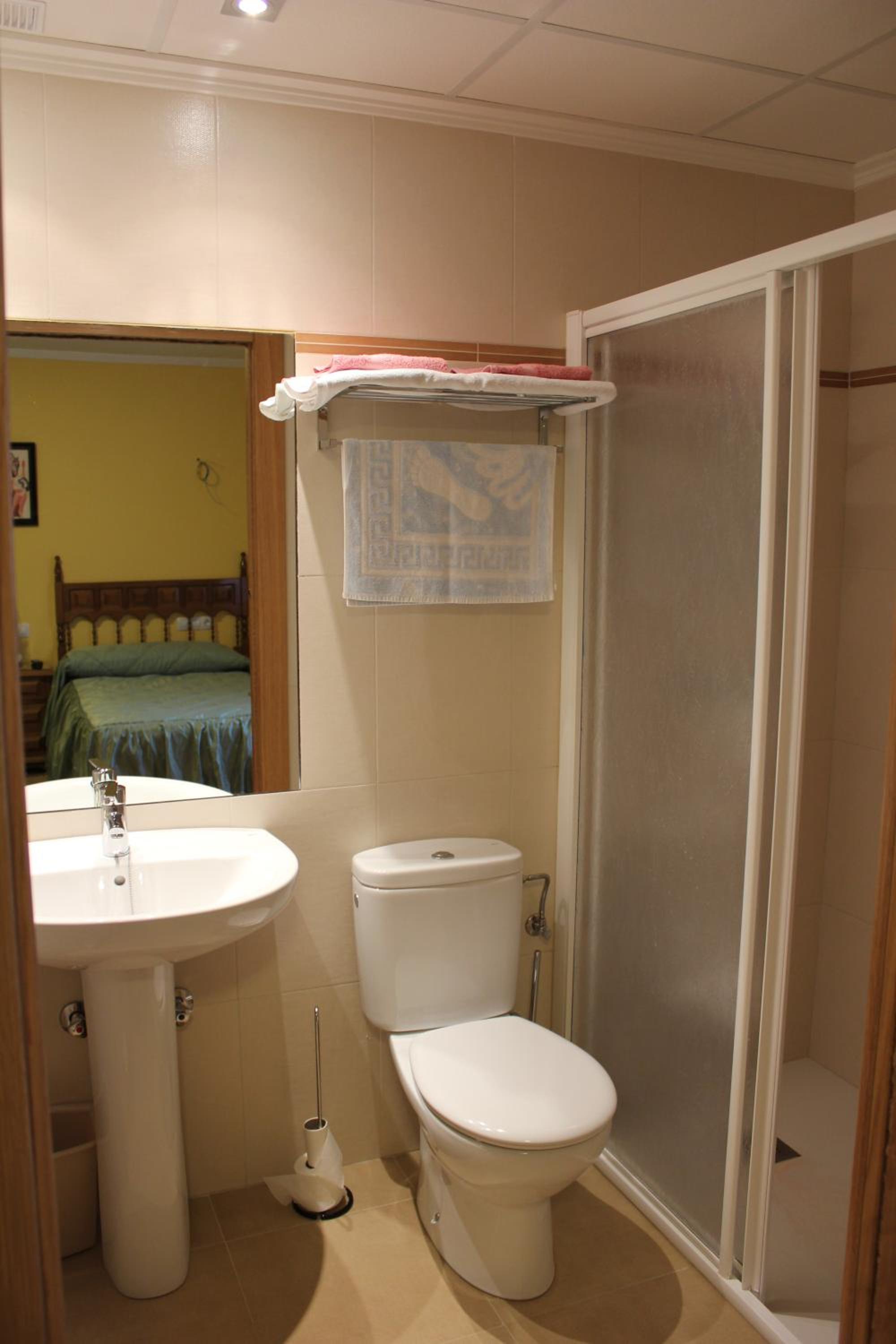 Double or Twin Room photo 3