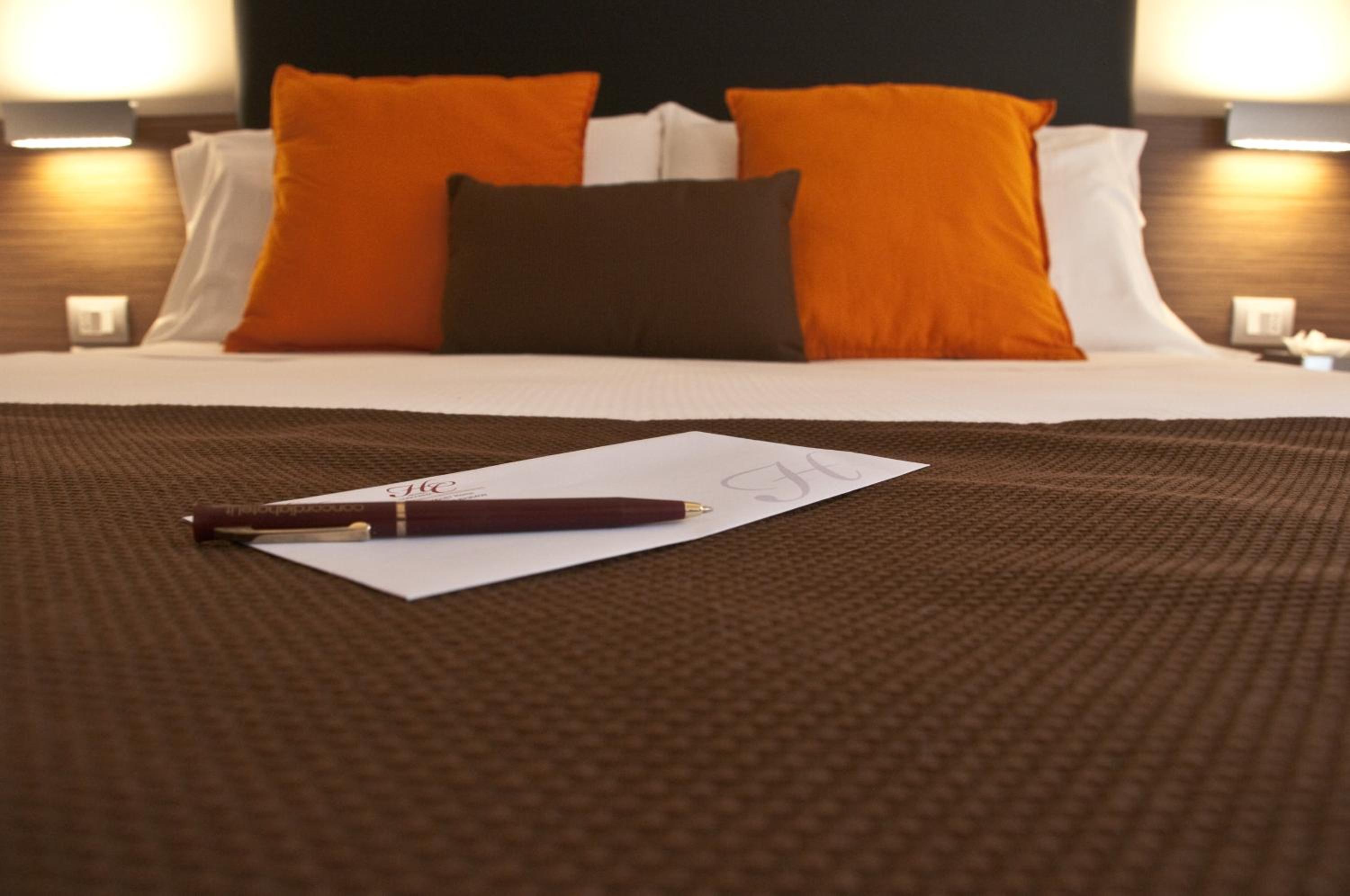 Economy Double Room thumbnail 5