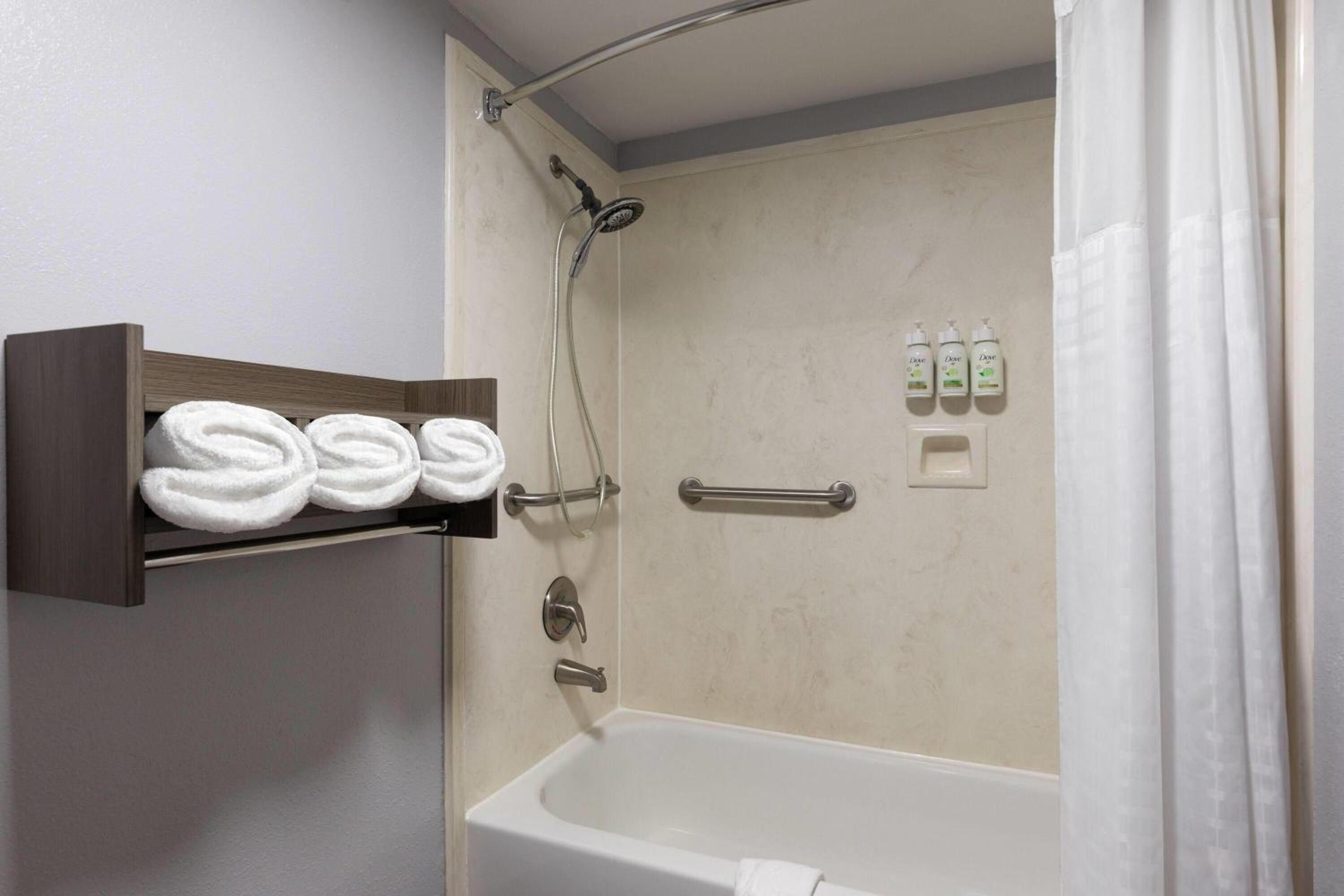 Queen Room with Two Queen Beds and Bath Tub - Mobility Accessible/Non-Smoking - Photo 1