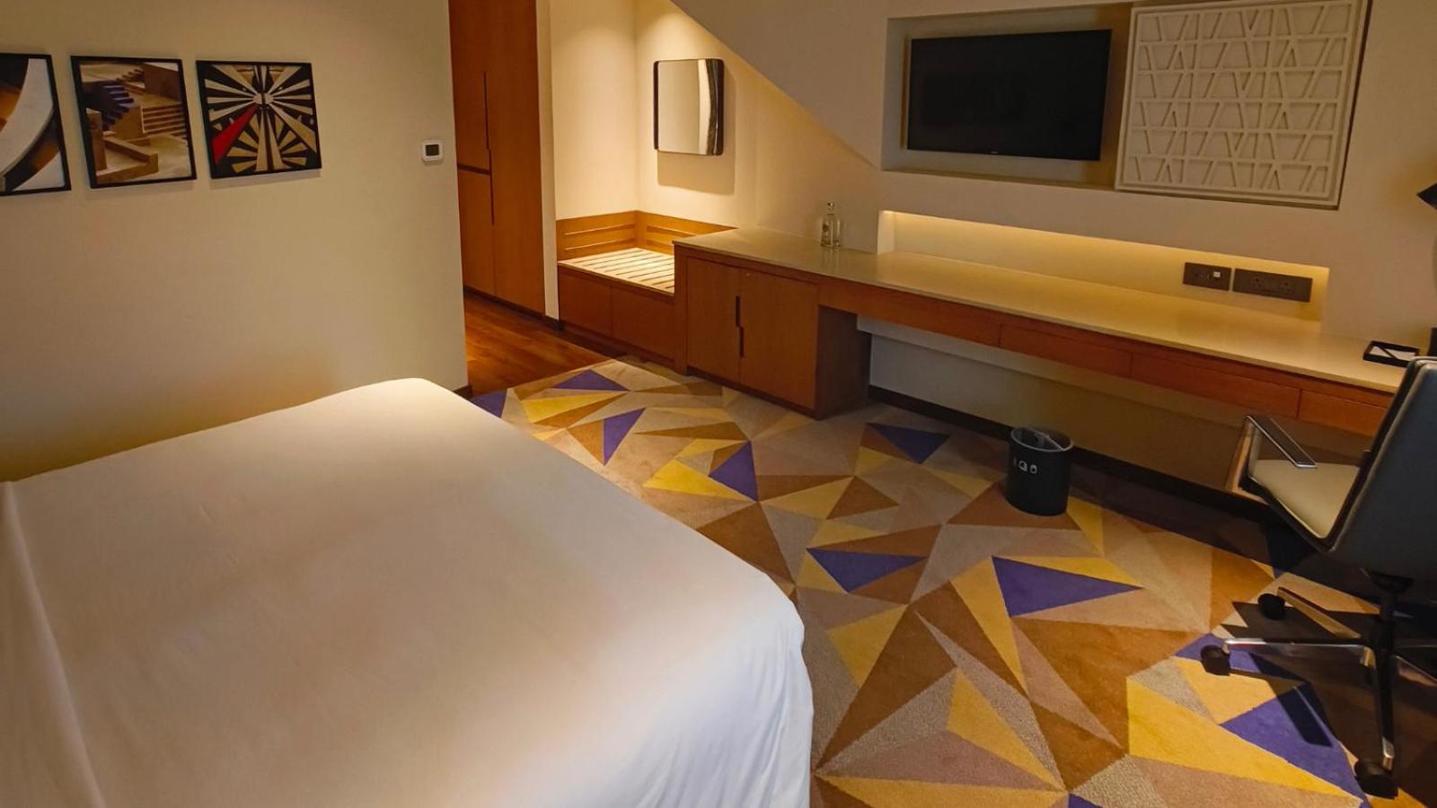 Deluxe King Room