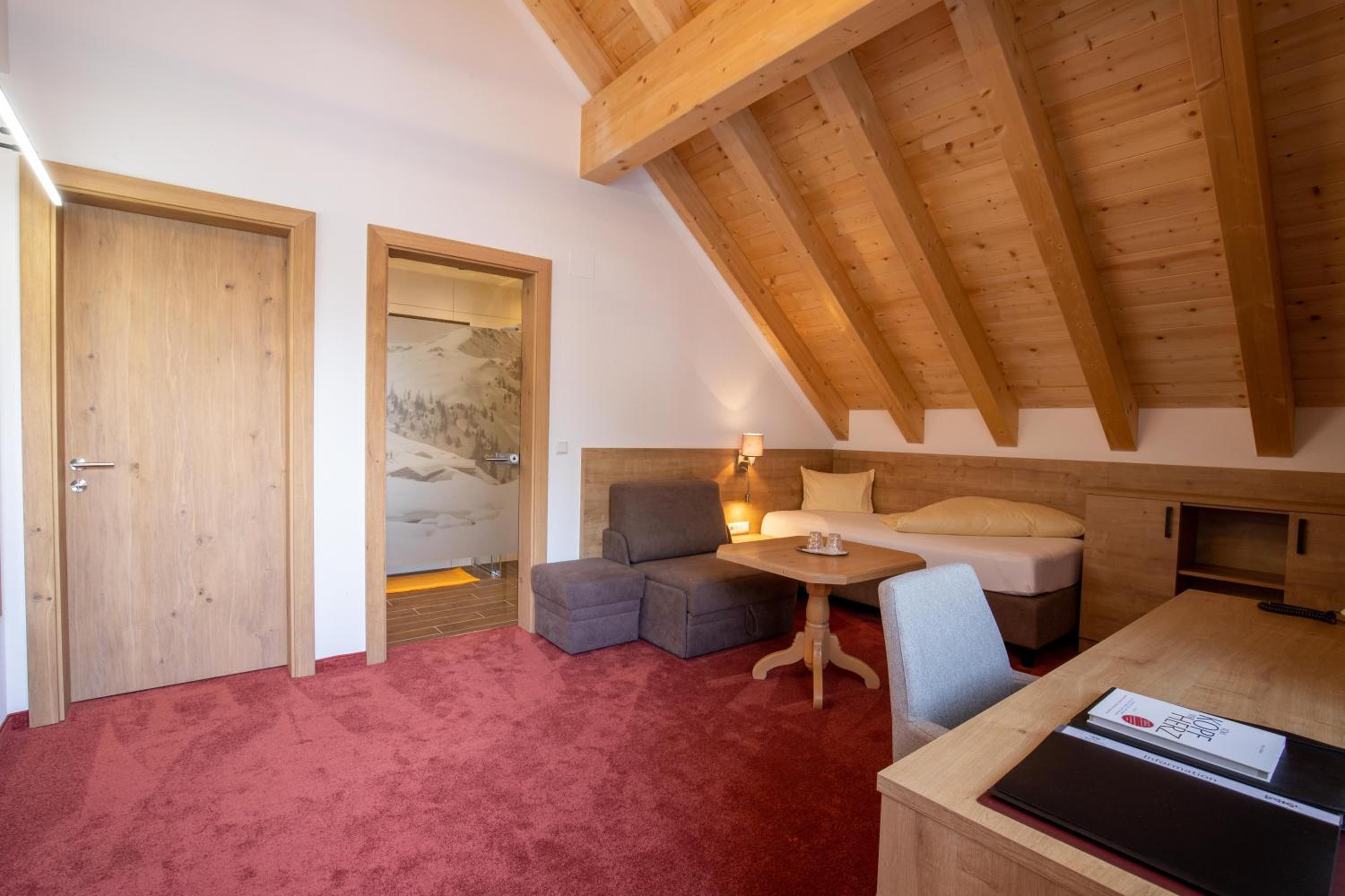 Deluxe Single Room