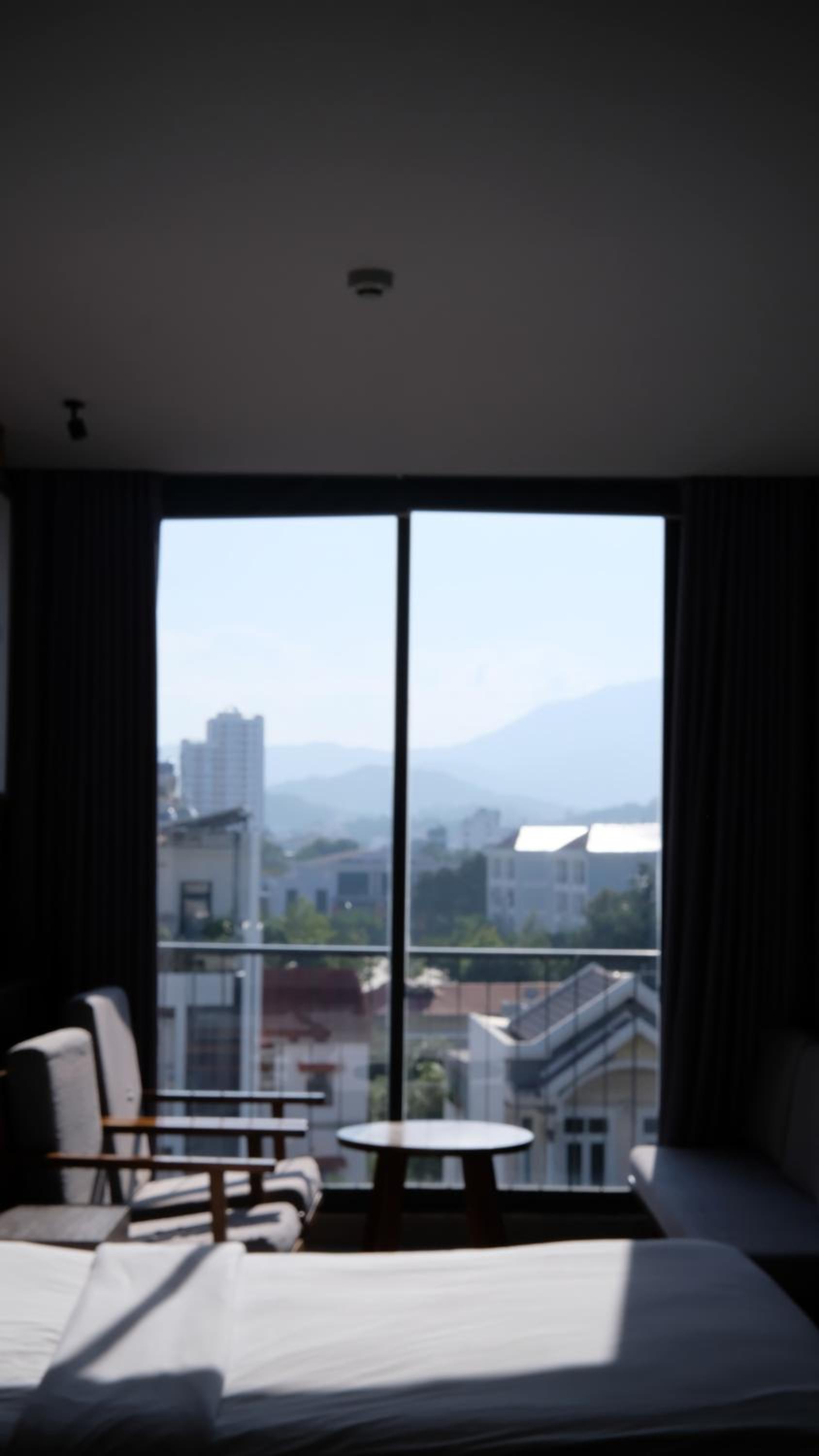Studio with Mountain View