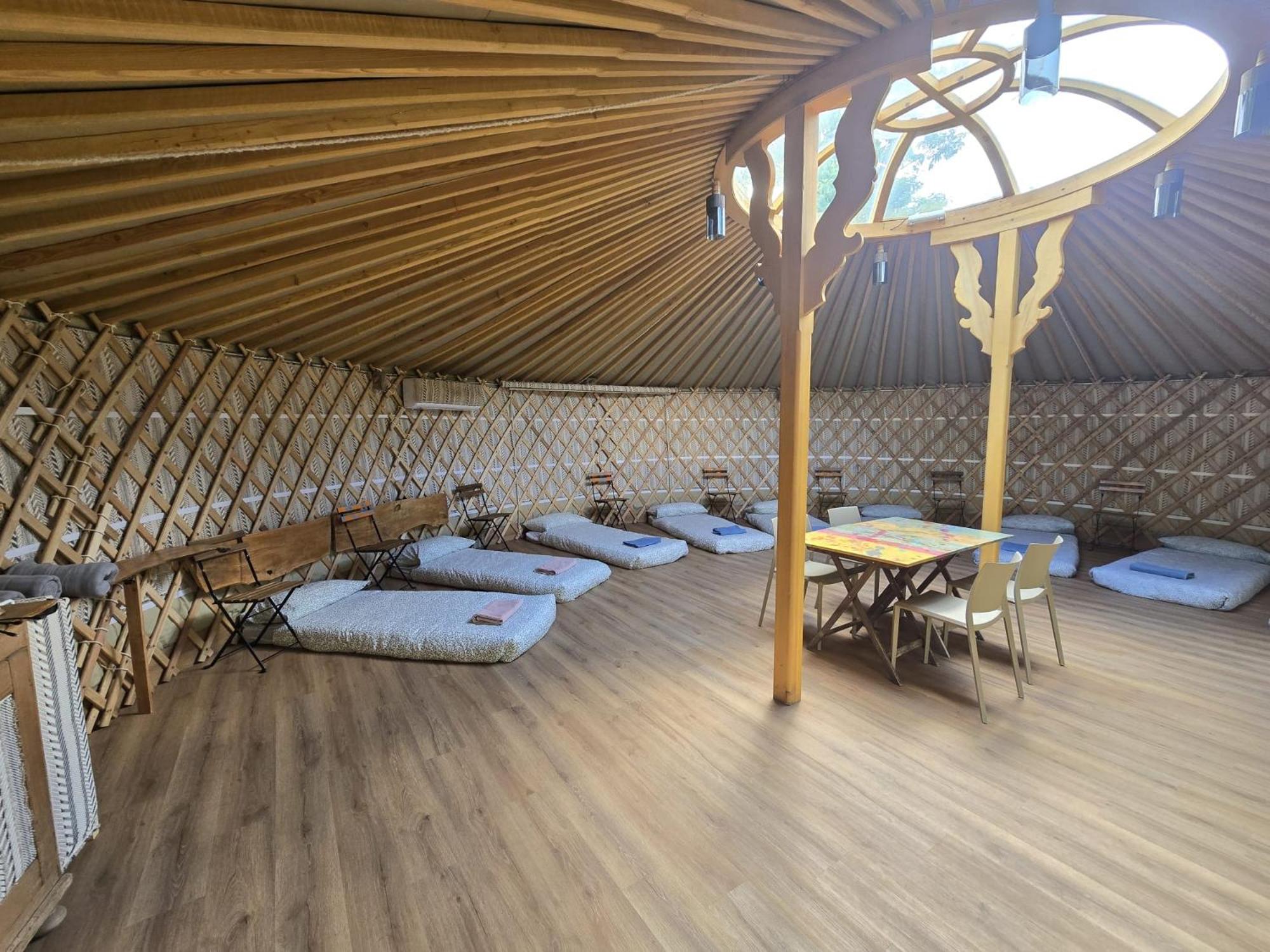 10-Bed Mixed Dormitory Room