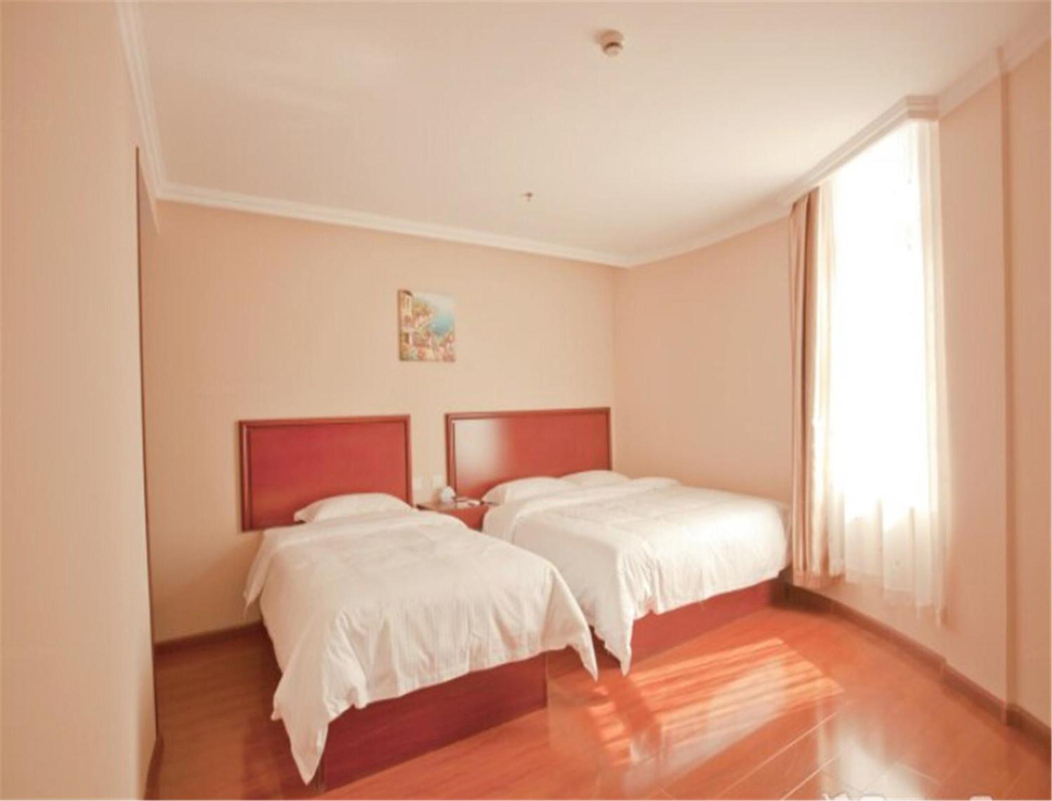 Mainland Chinese Citizens - Family Room - Photo 4