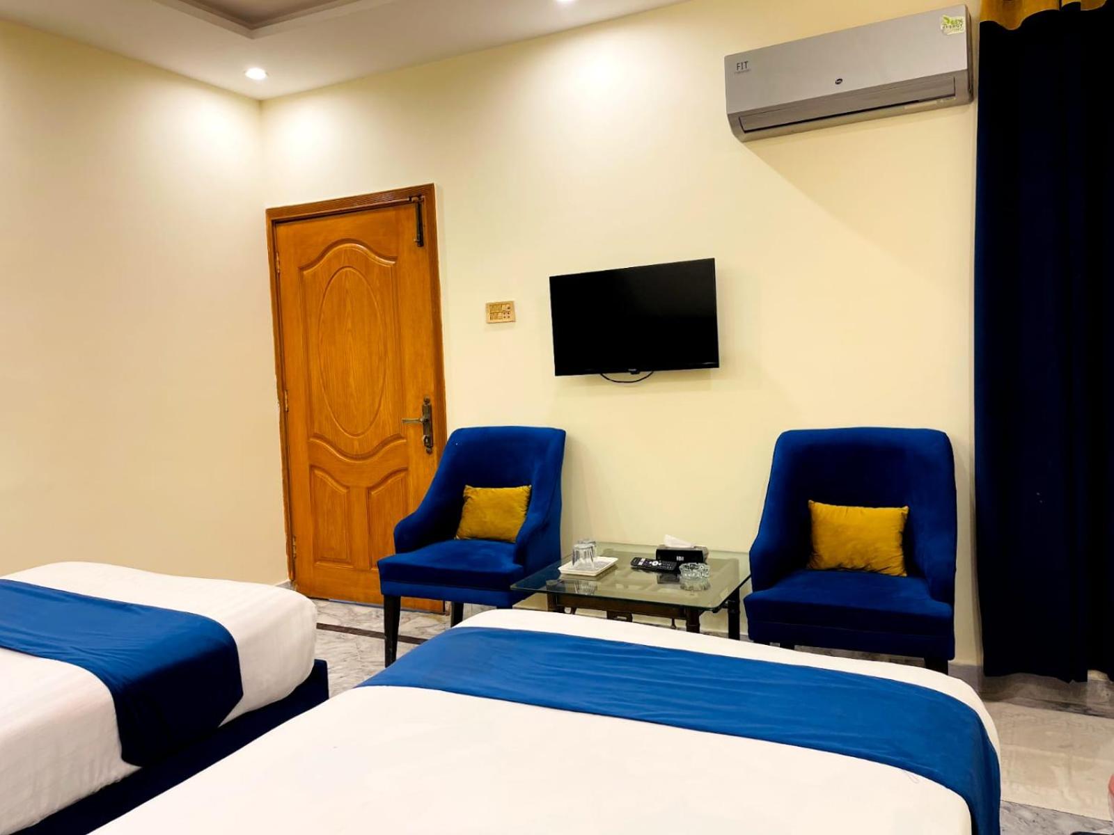 Deluxe Twin Room photo 3
