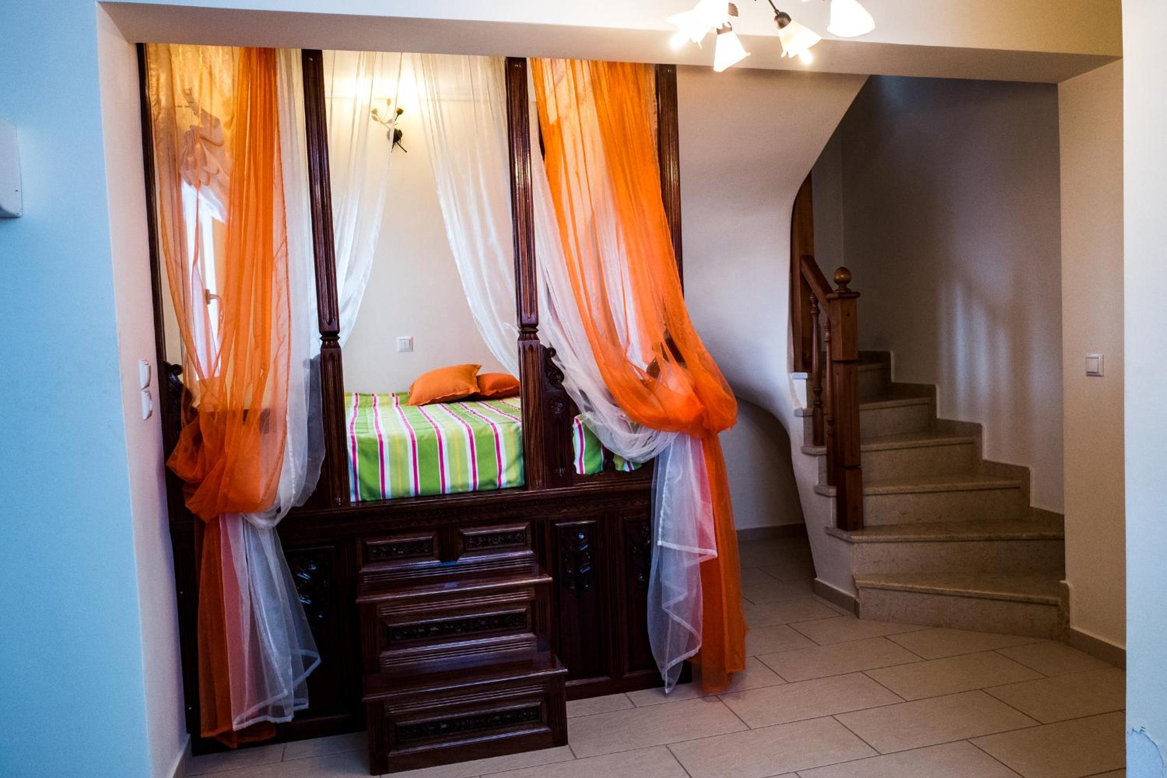 Two-Bedroom Apartment - Split Level - Photo 77