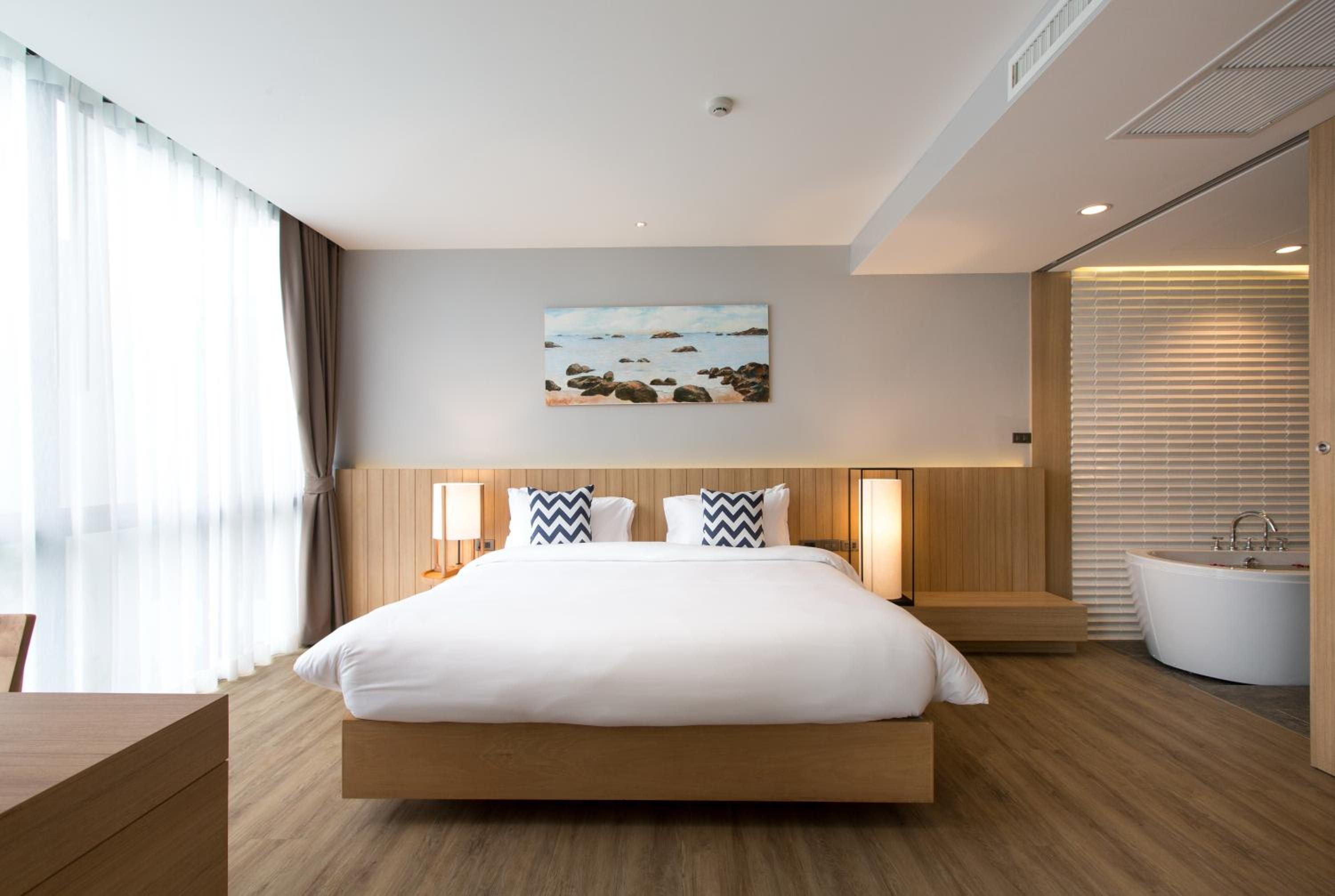 One-Bedroom Suite (3 Adults) photo 2