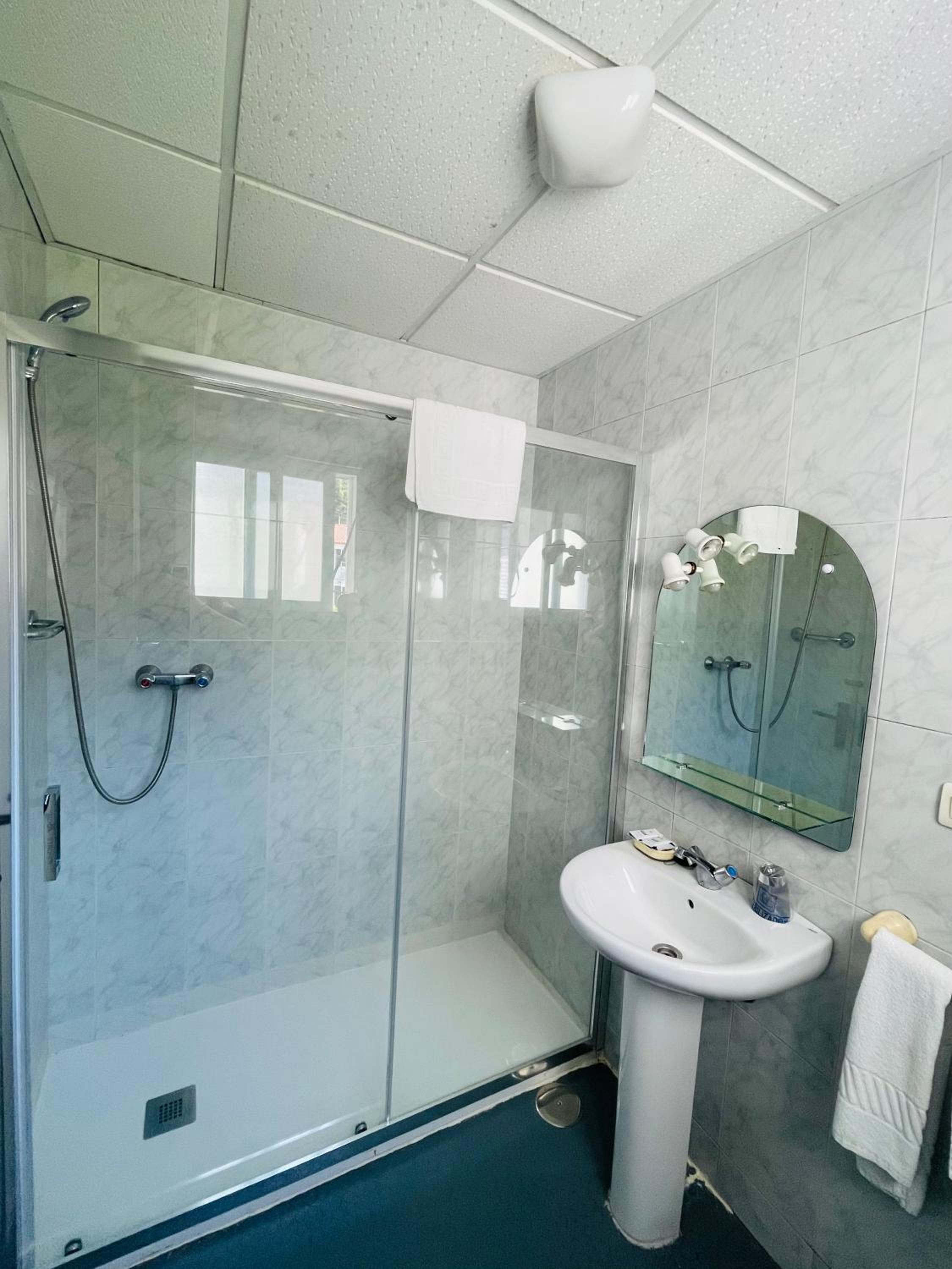 Habitación Doble con Baño Privado Externo