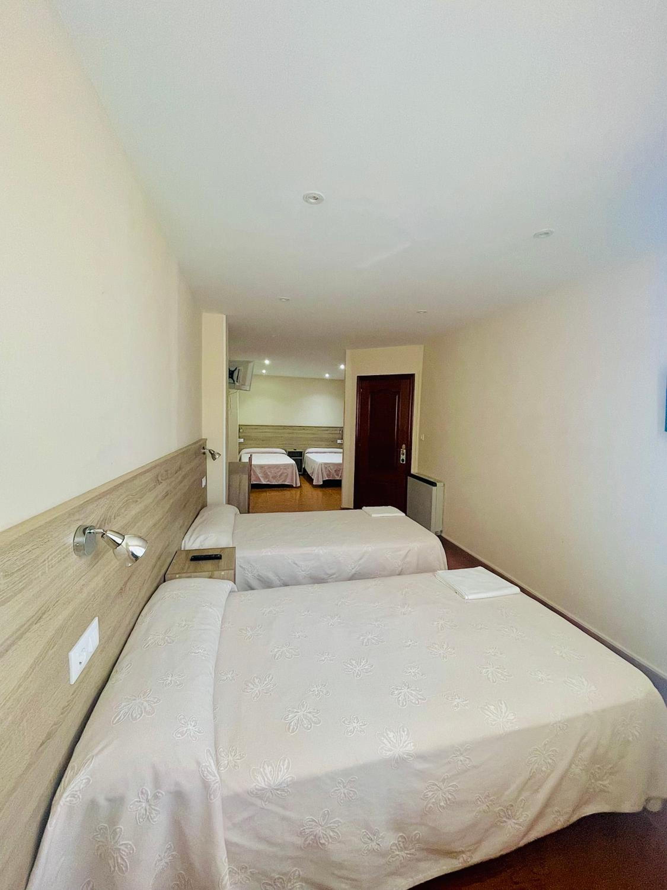 Habitación Cuádruple con Baño Privado Externo
