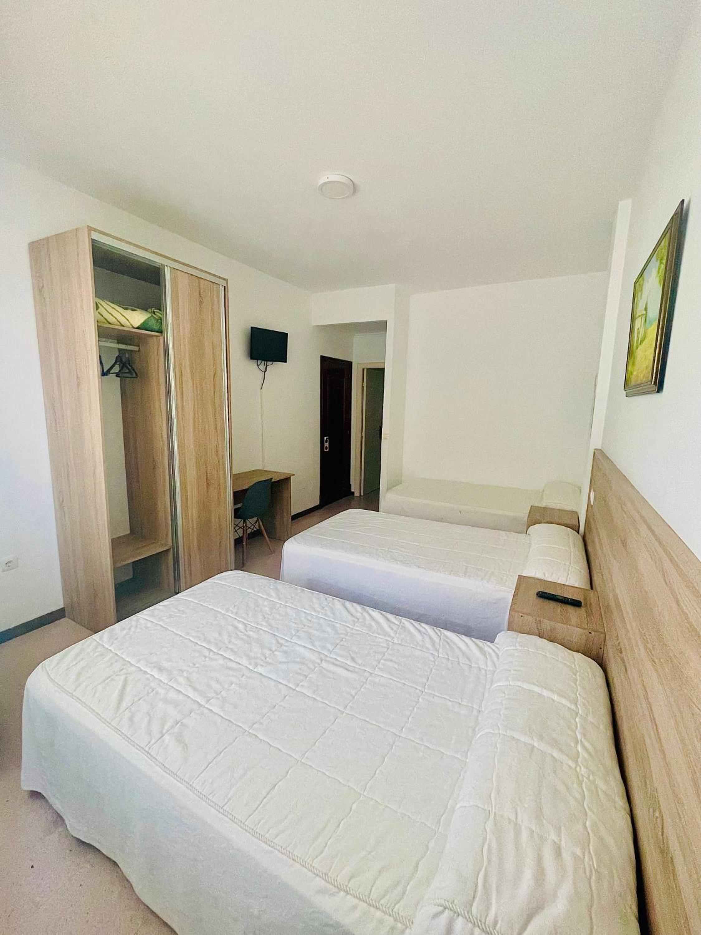 Triple Room with Bath photo 1