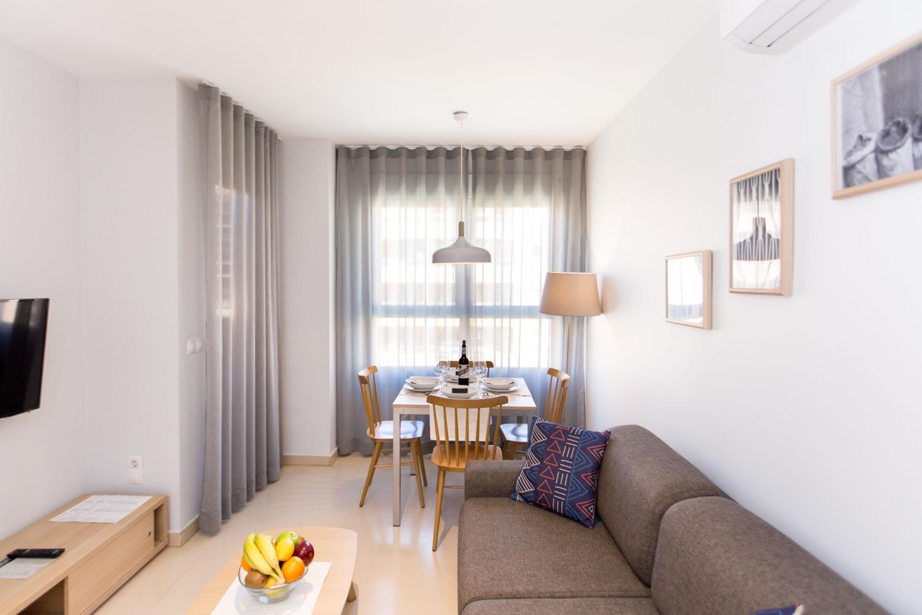 One-Bedroom Apartment (3 Adults) - City View