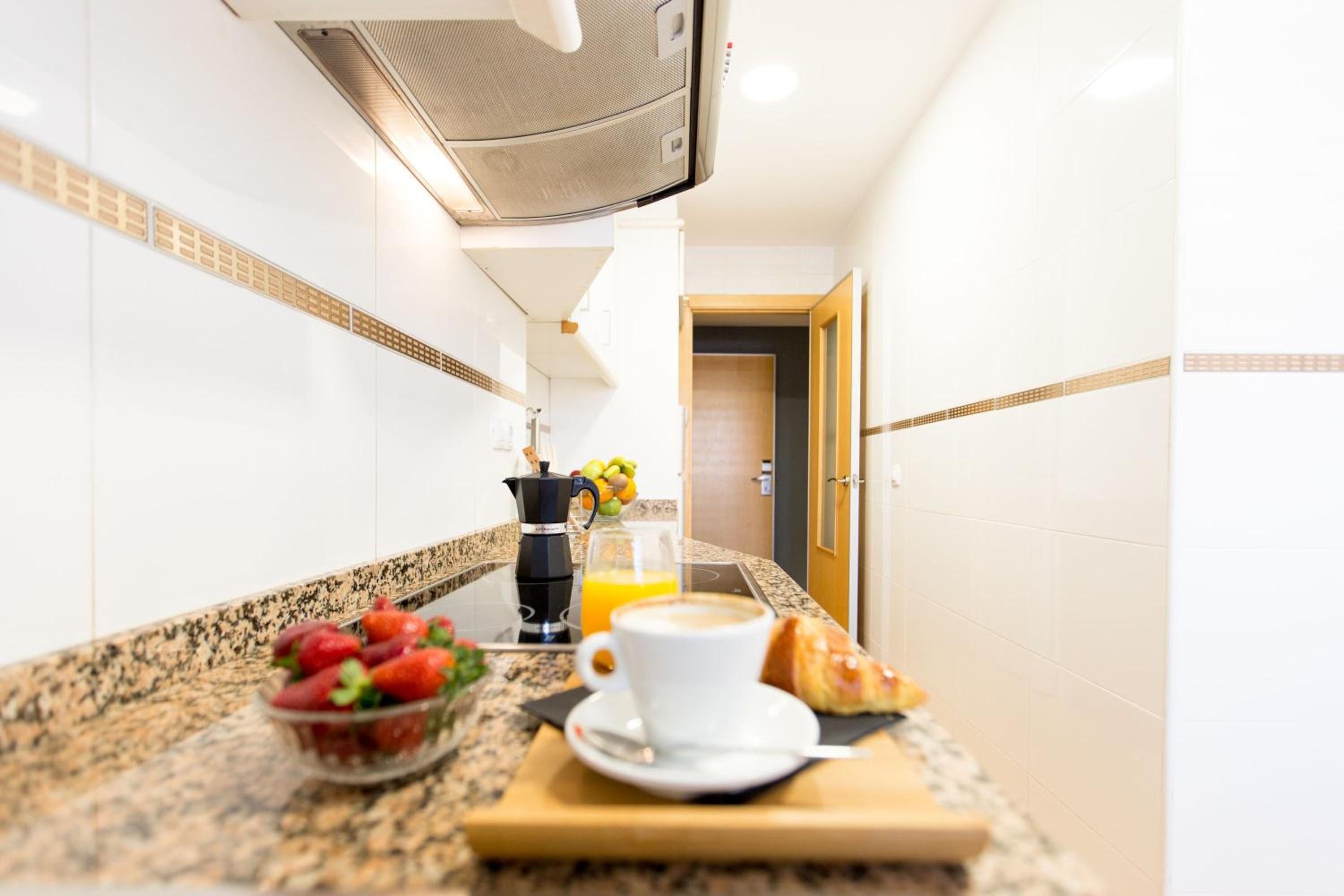 Two-Bedroom Apartment (6 Adults) - Photo 11