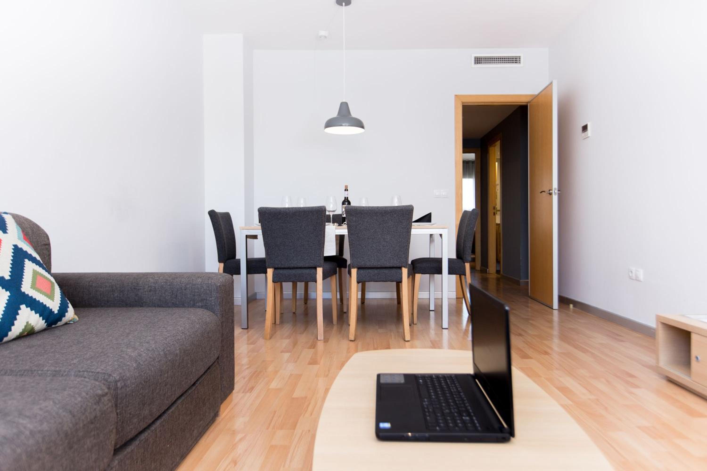 Two-Bedroom Apartment (6 Adults) - Photo 13
