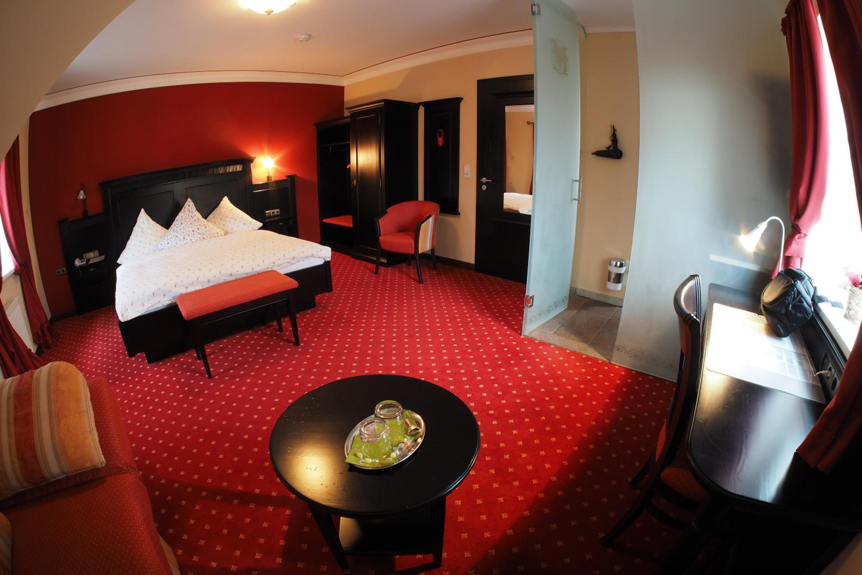 Large Double Room photo 2