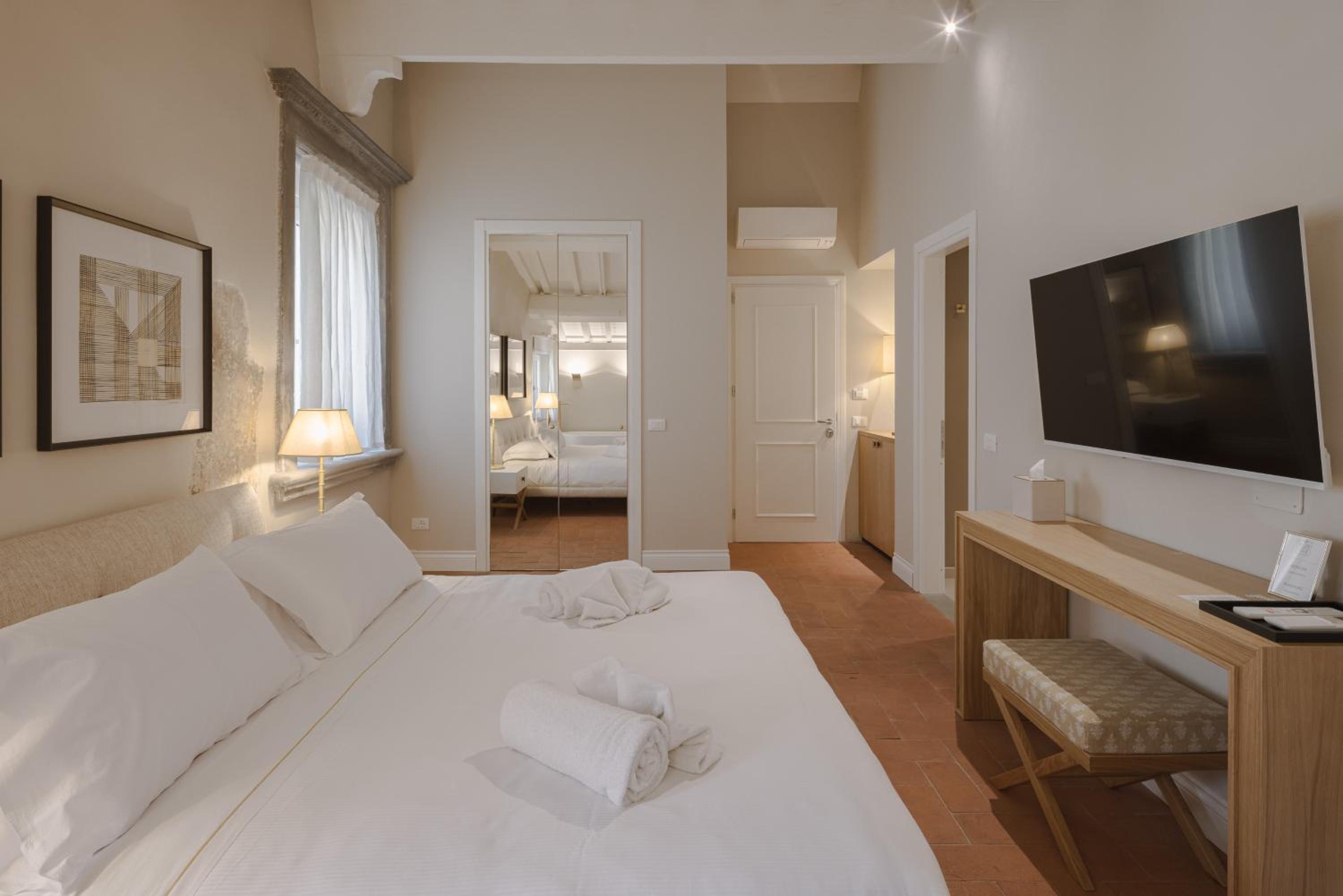 Deluxe Queen Room photo 2