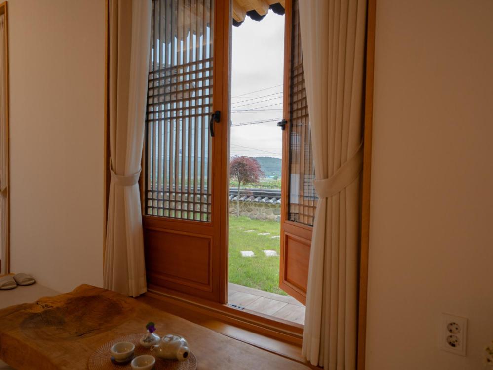 One-Bedroom House photo 2