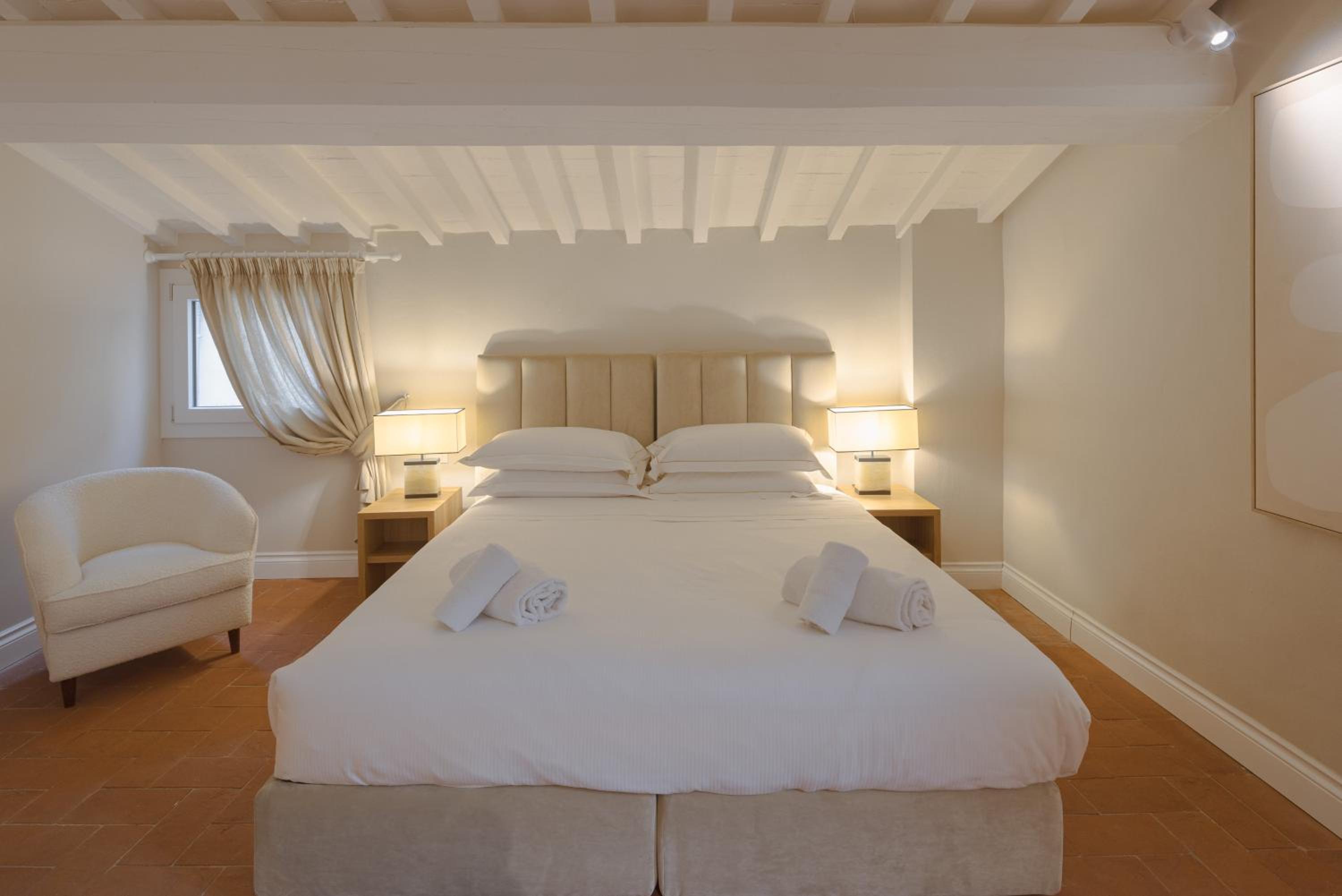 Standard Queen Room photo 3