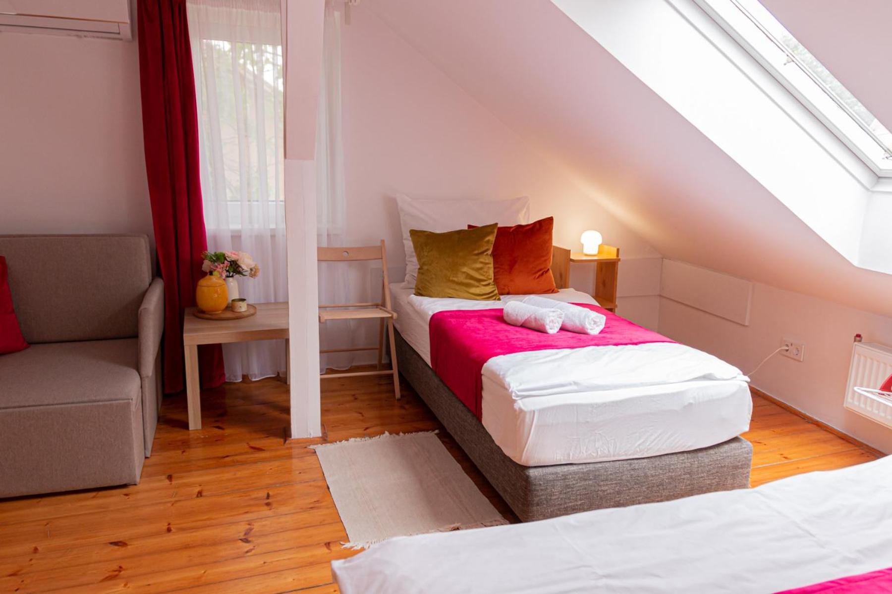 Economy Quadruple Room photo 3