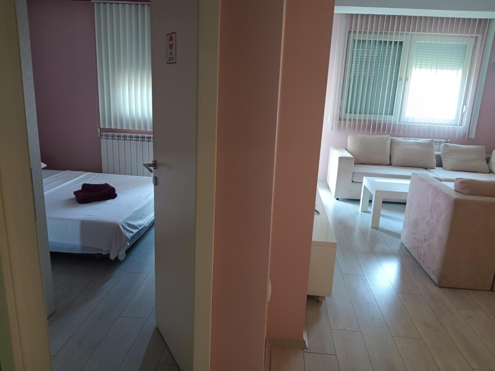 Family Two-Bedroom Apartment with View photo 3