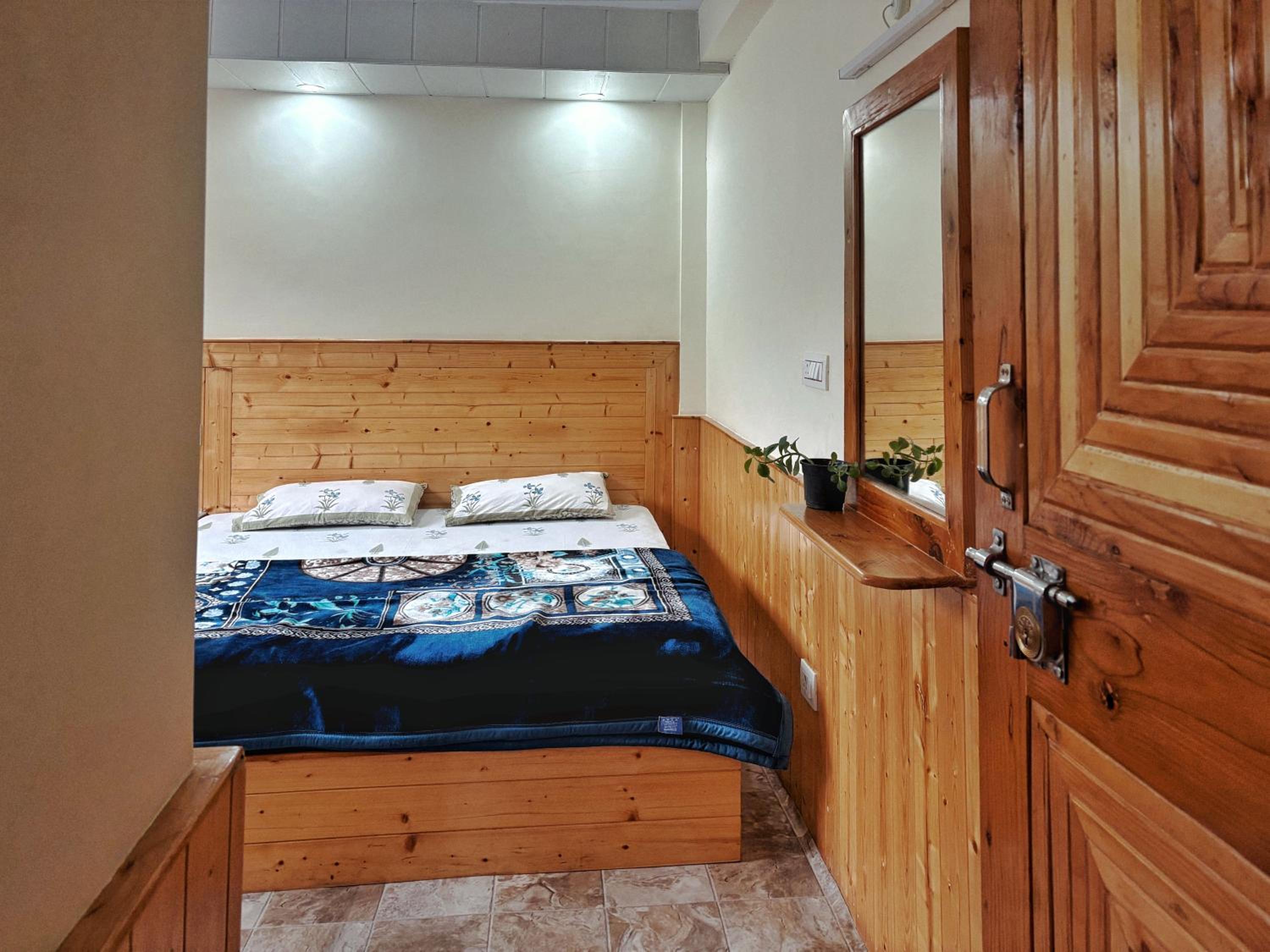 King Room with Mountain View