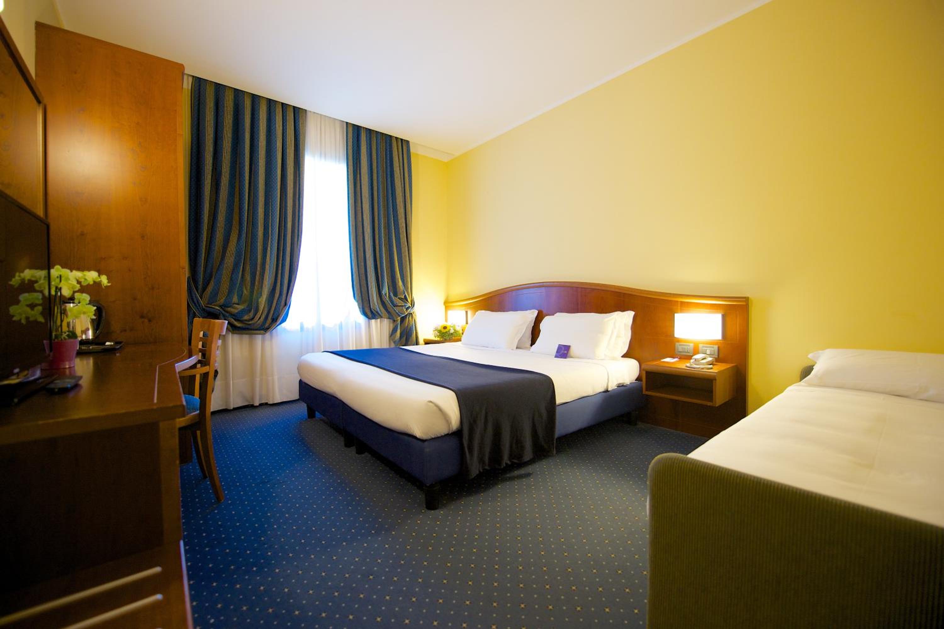 Standard Triple Room - Photo 4
