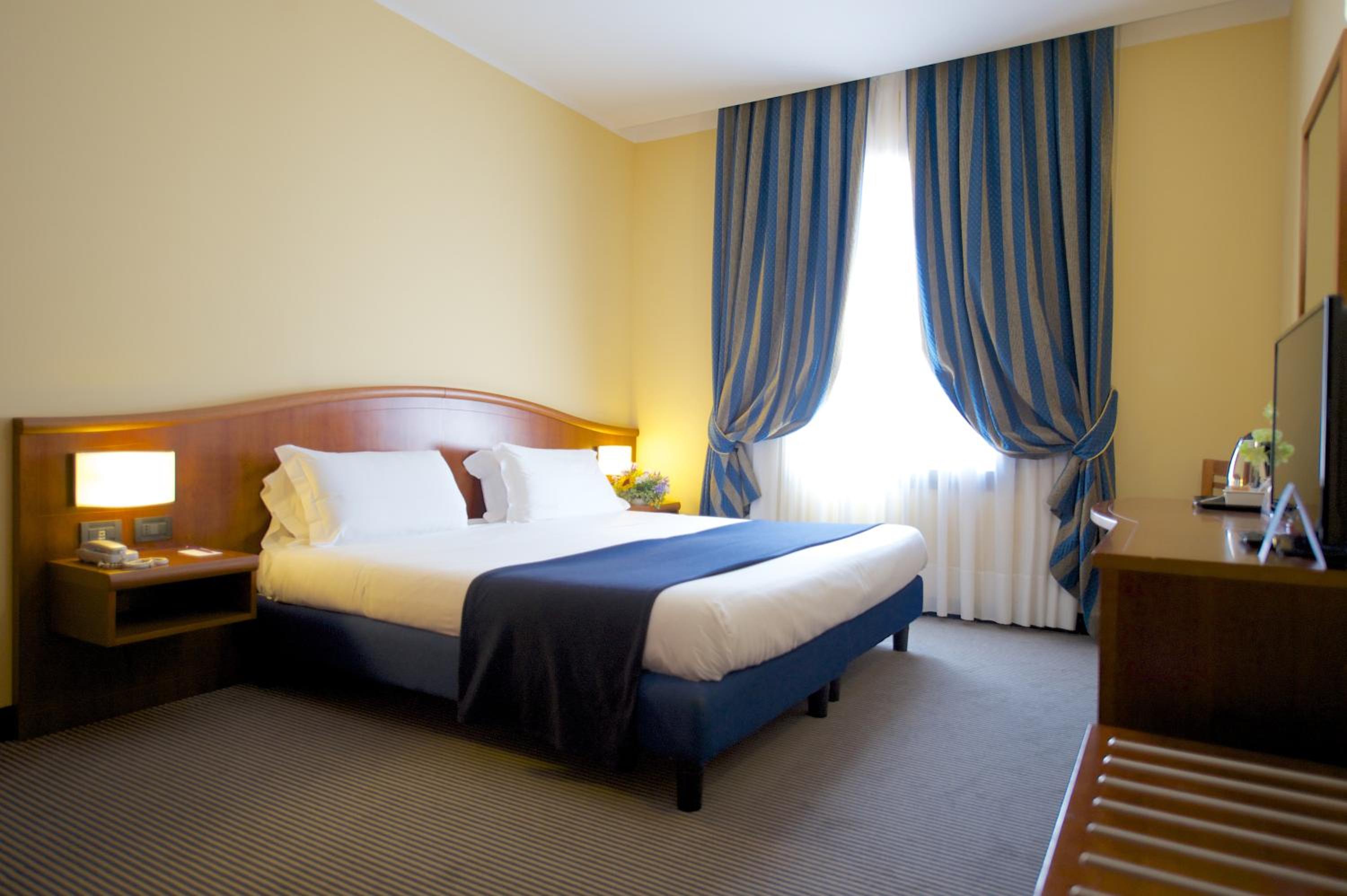 Standard Room with 1 Double Bed - Photo 7