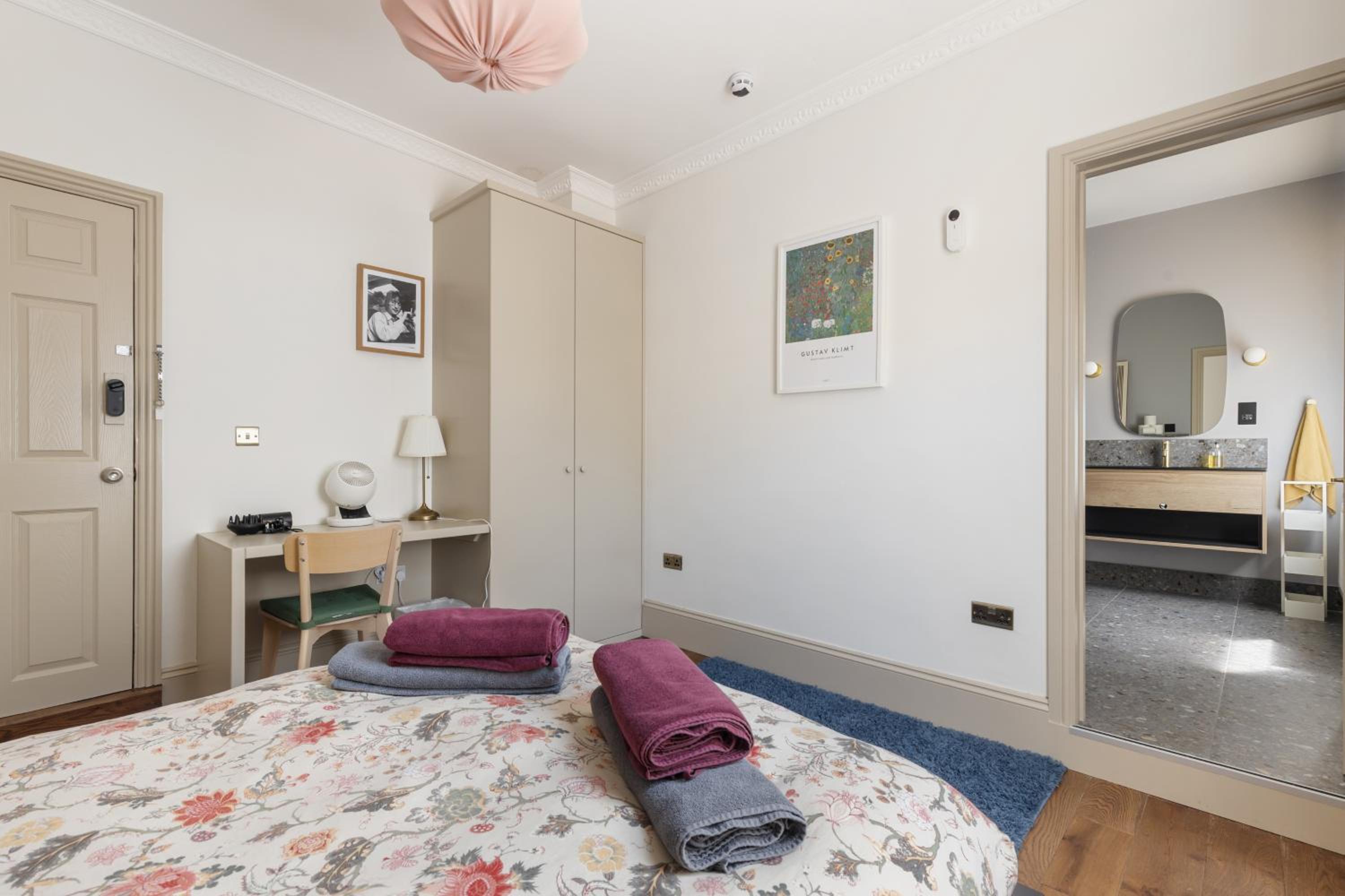 Double Room with Private Bathroom photo 2