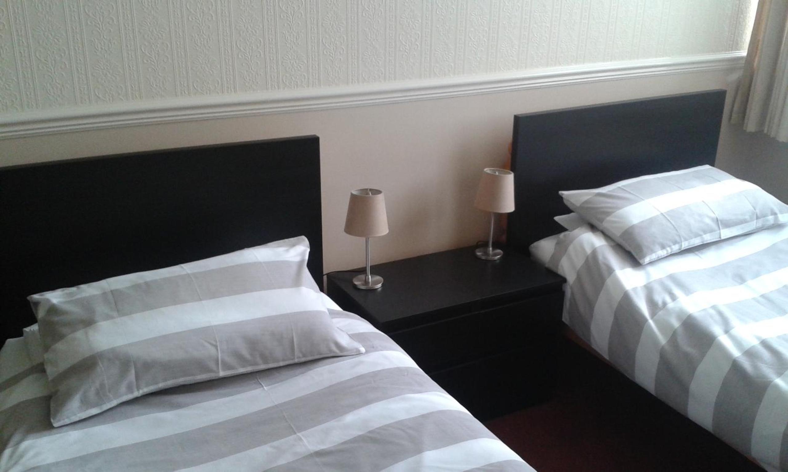 Standard Twin Room with Shared Bathroom photo 2