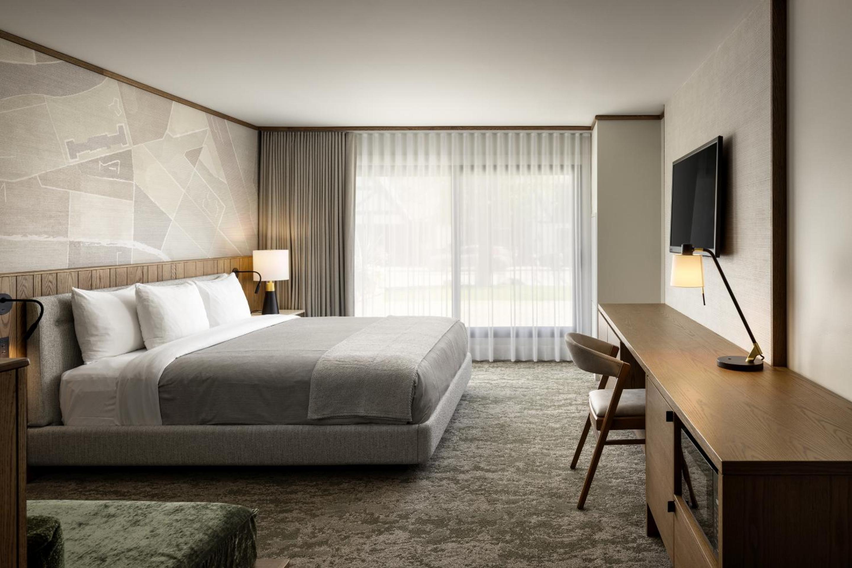Superior King Room with Day Bed (Disability Access) photo 2