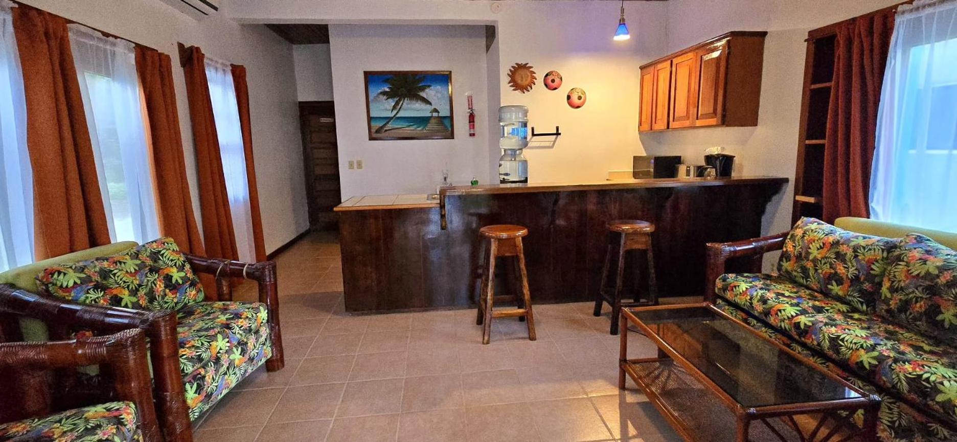 Villa photo 3
