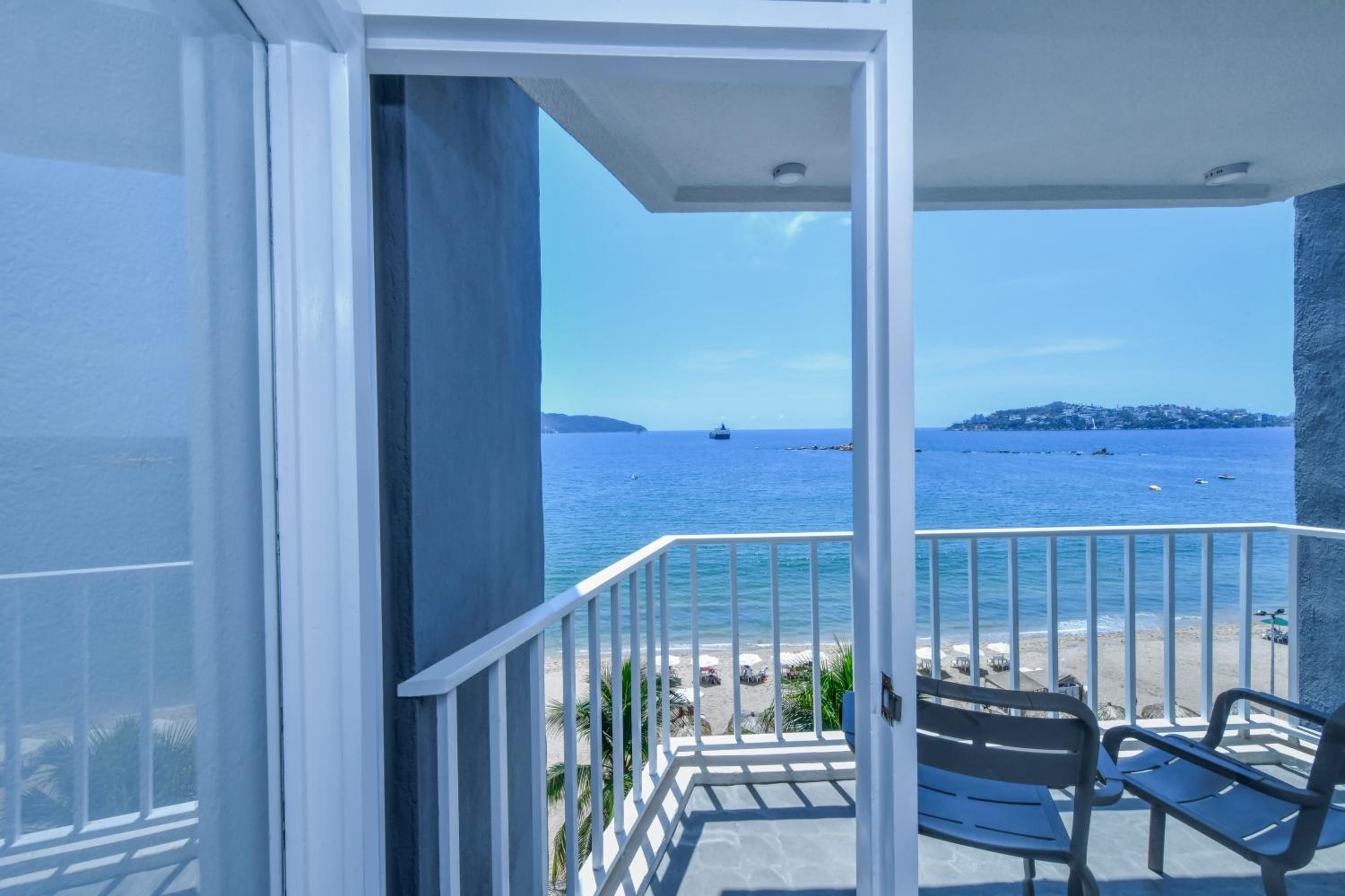 King Suite with Sea View - Photo 3