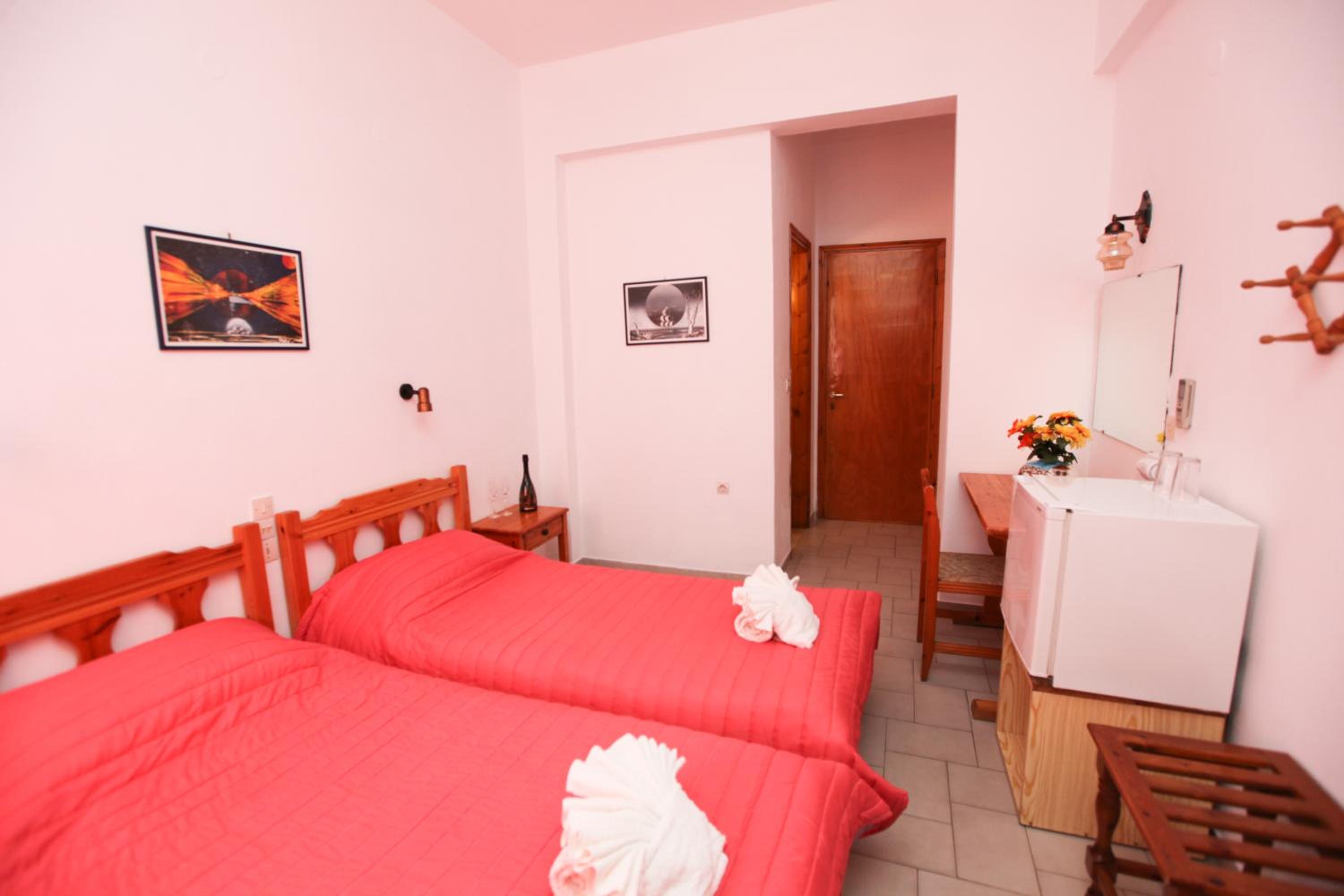 Twin Room with Window photo 1