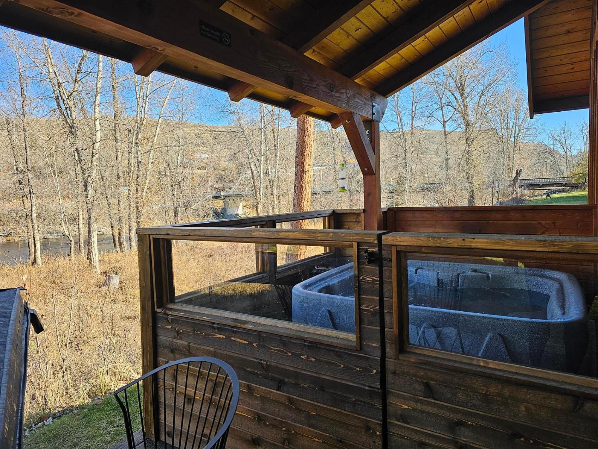 One Bedroom River Front Cabin With Loft photo 3