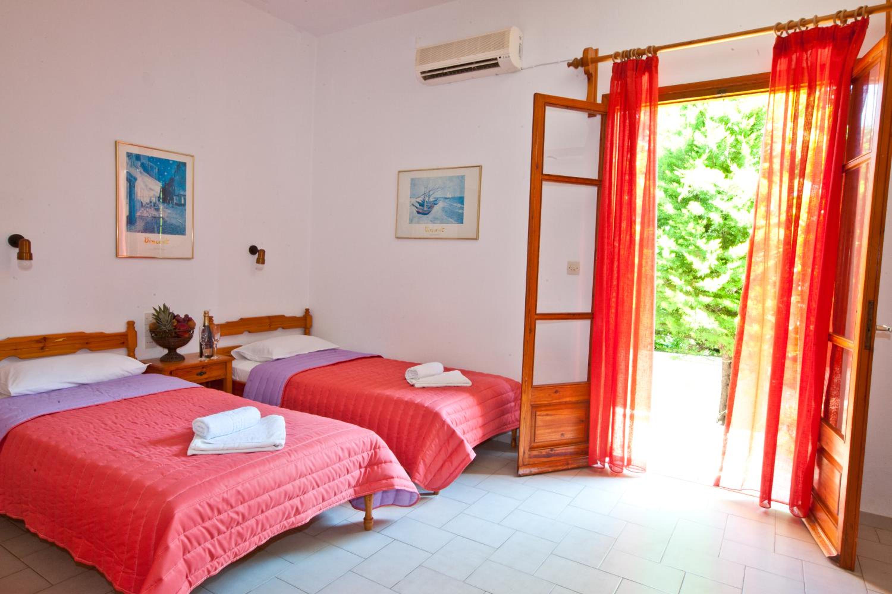 Studio (3 Adults) with Garden View
