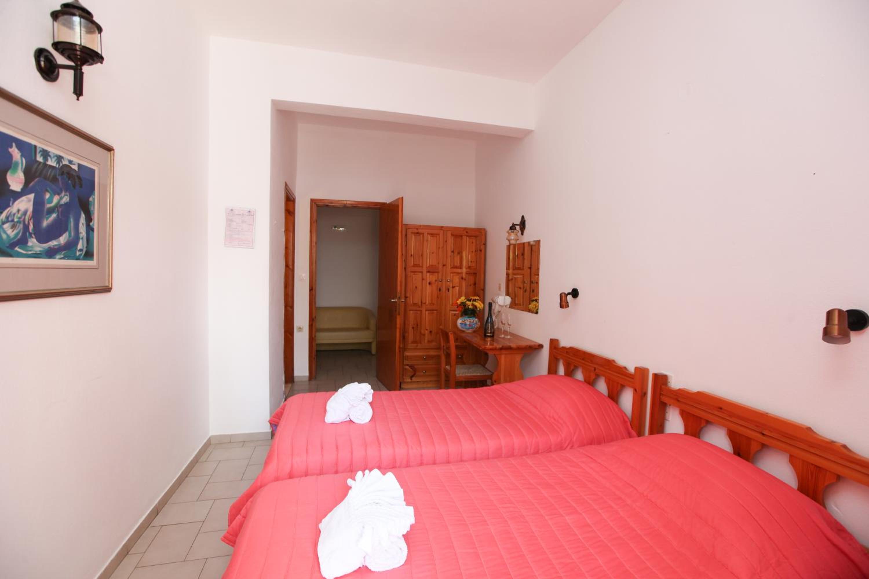 Twin Room with Balcony photo 3