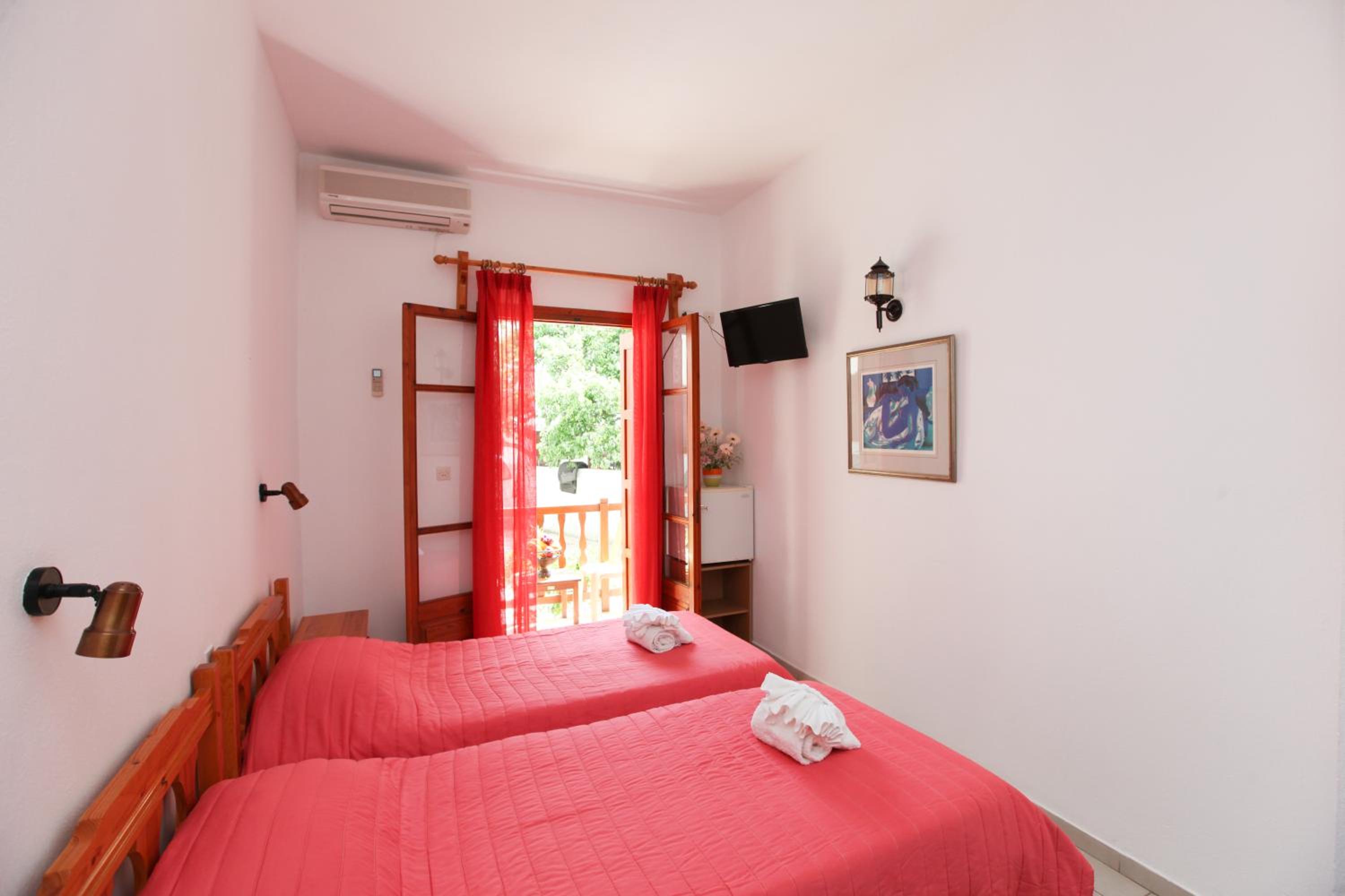 Twin Room with Balcony photo 2