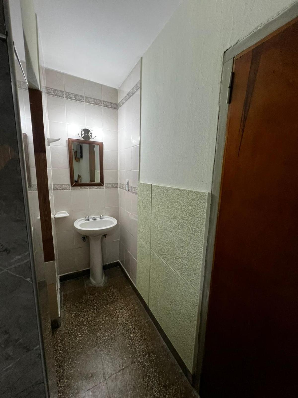 Economy Triple Room photo 3