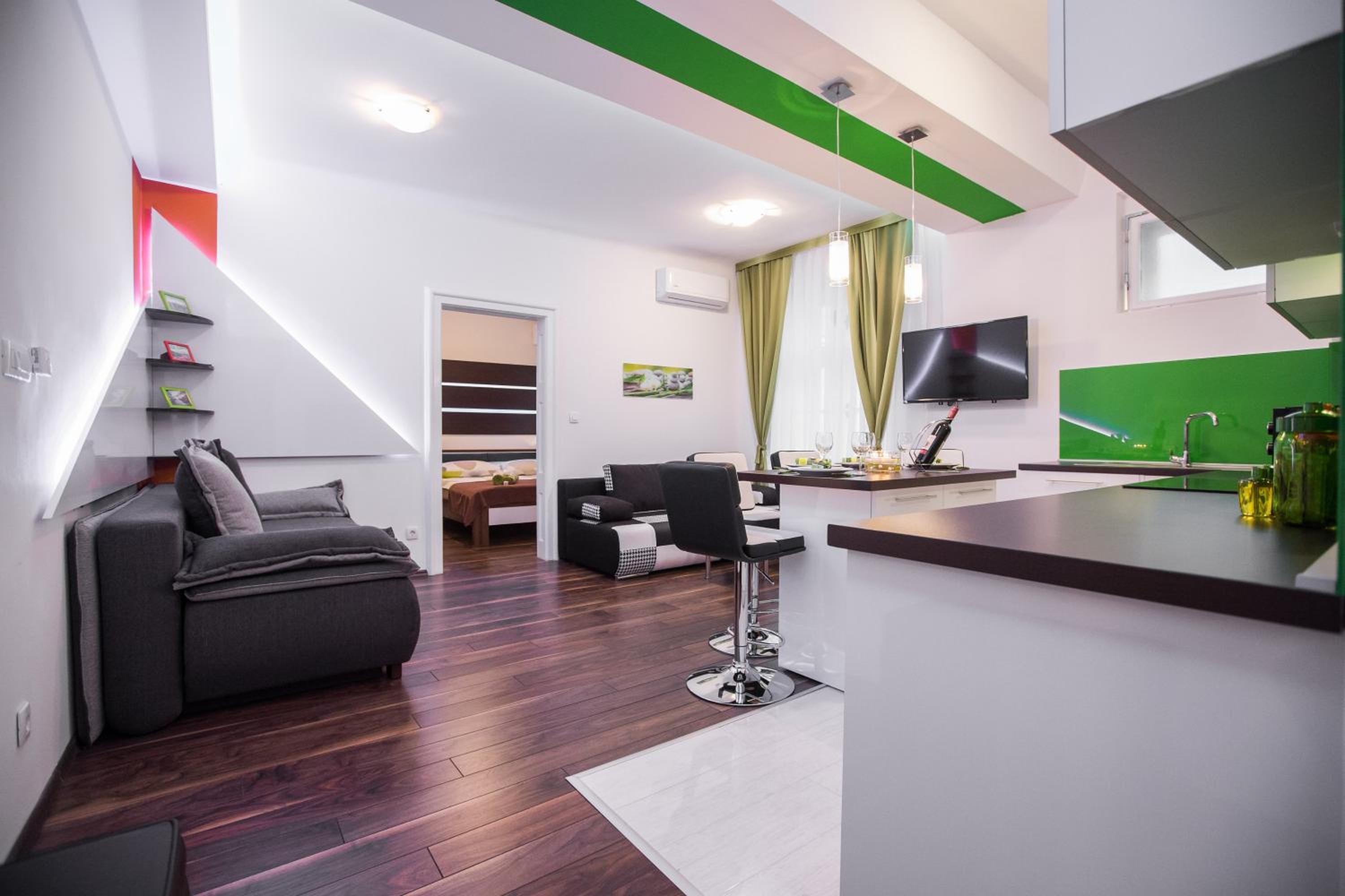 One-Bedroom Apartment