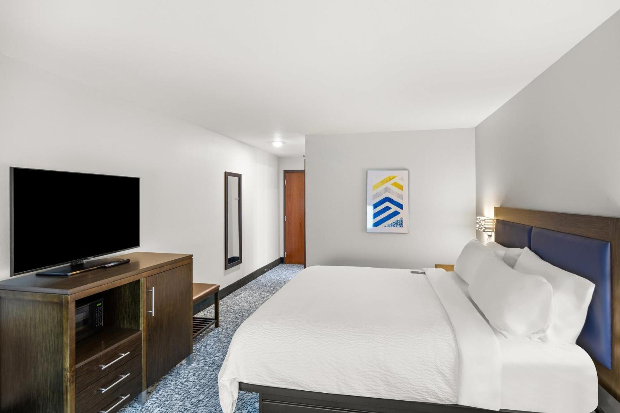 Standard King Room - Photo 2