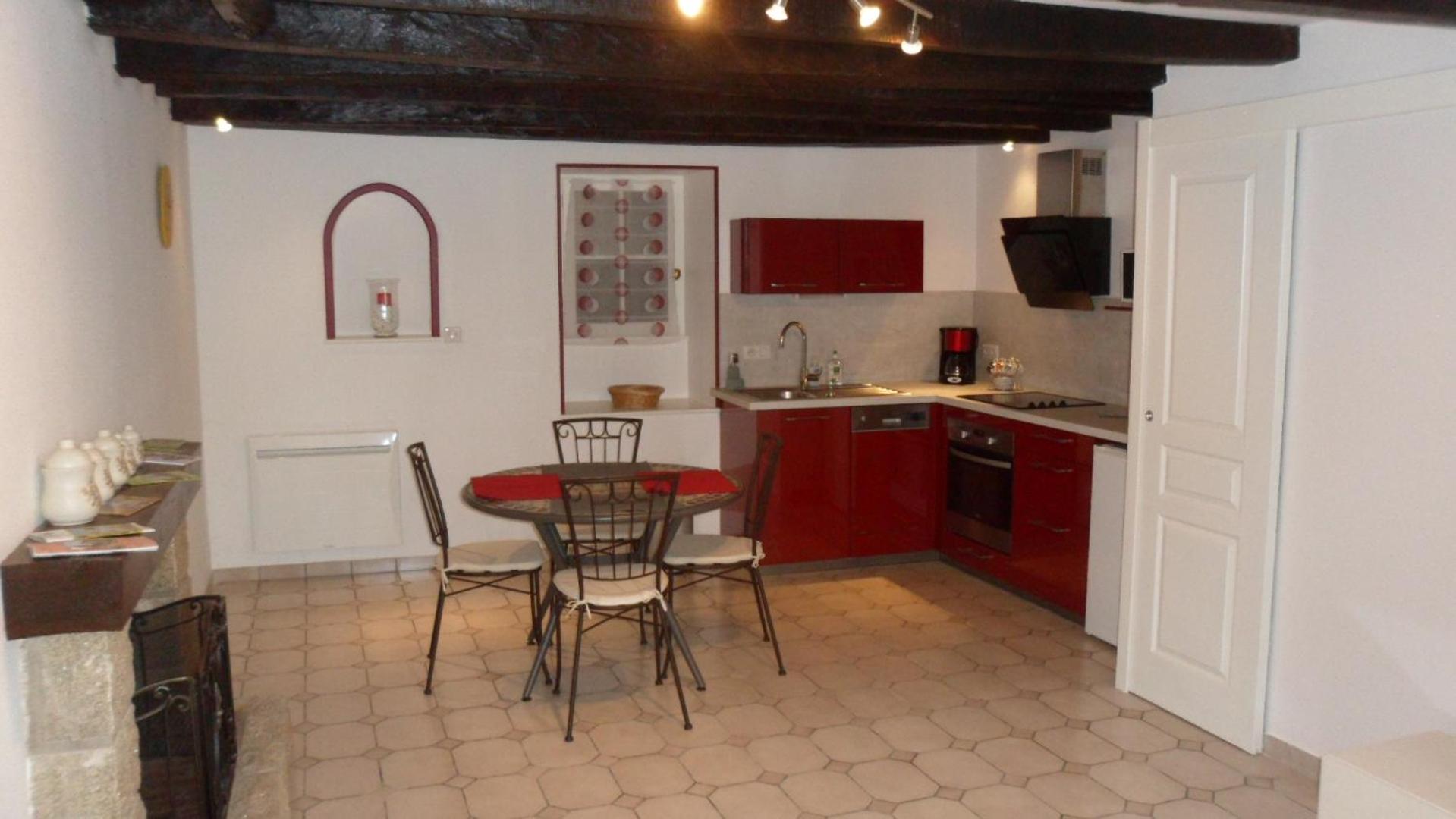 Two-Bedroom House - Photo 2