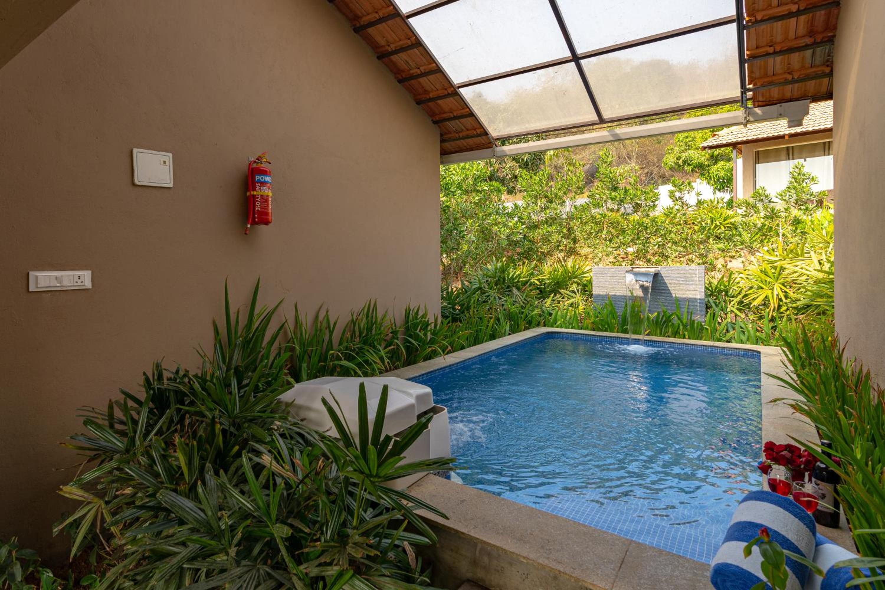 King Suite with Pool View