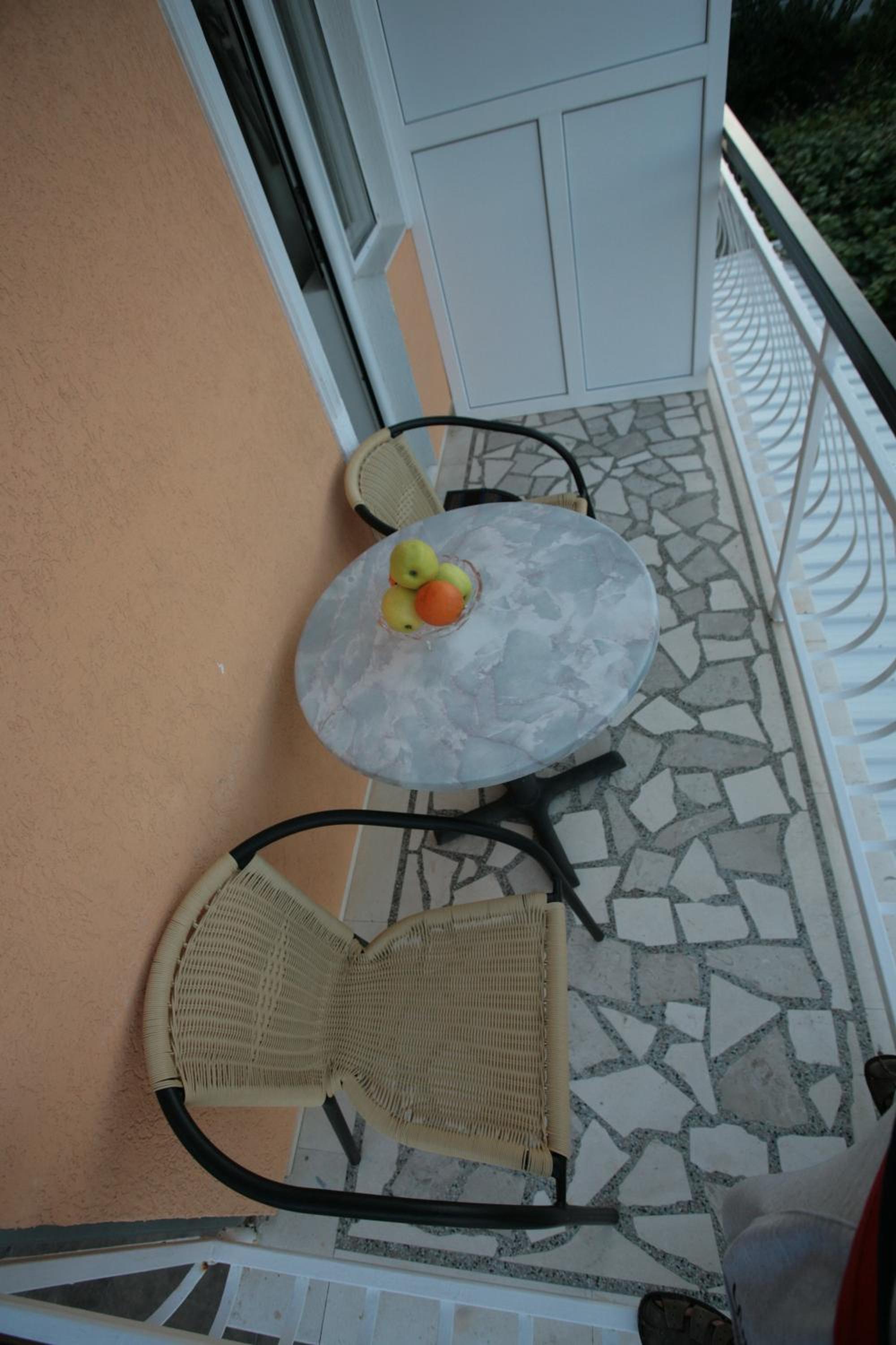 Double Room with Balcony - Photo 3
