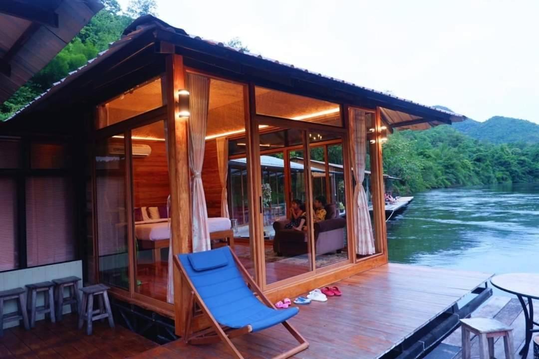 Suite with River View - Photo 9