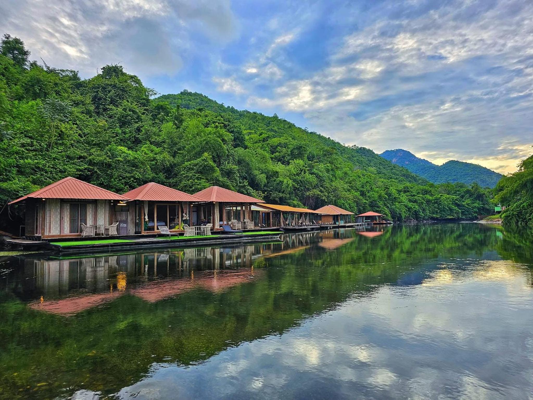 Suite with River View - Photo 2